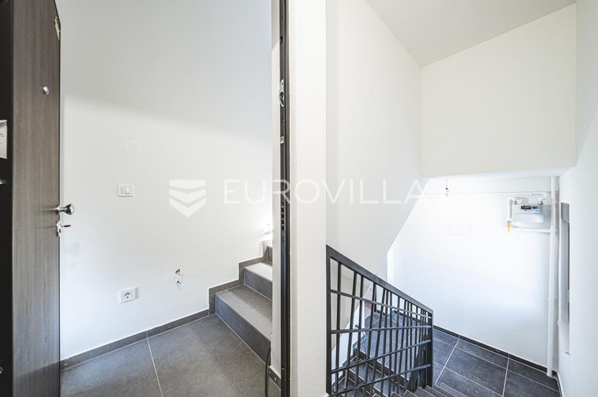 Condominio en Sesvete, Grad Zagreb 12863841