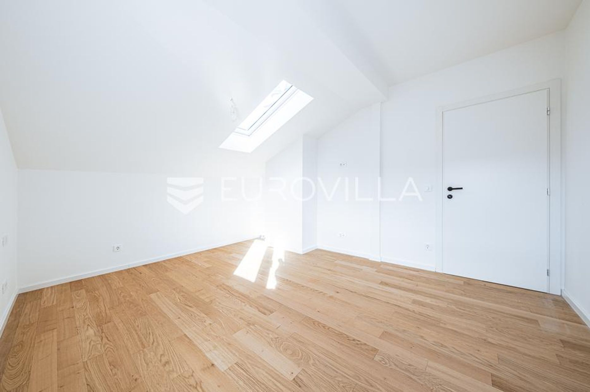 Condominio en Sesvete, Grad Zagreb 12863841