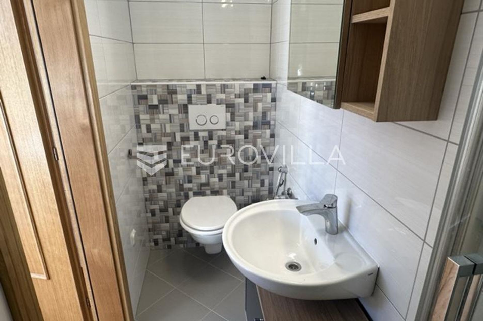 Condominio en Premantura, Istarska županija 12863844