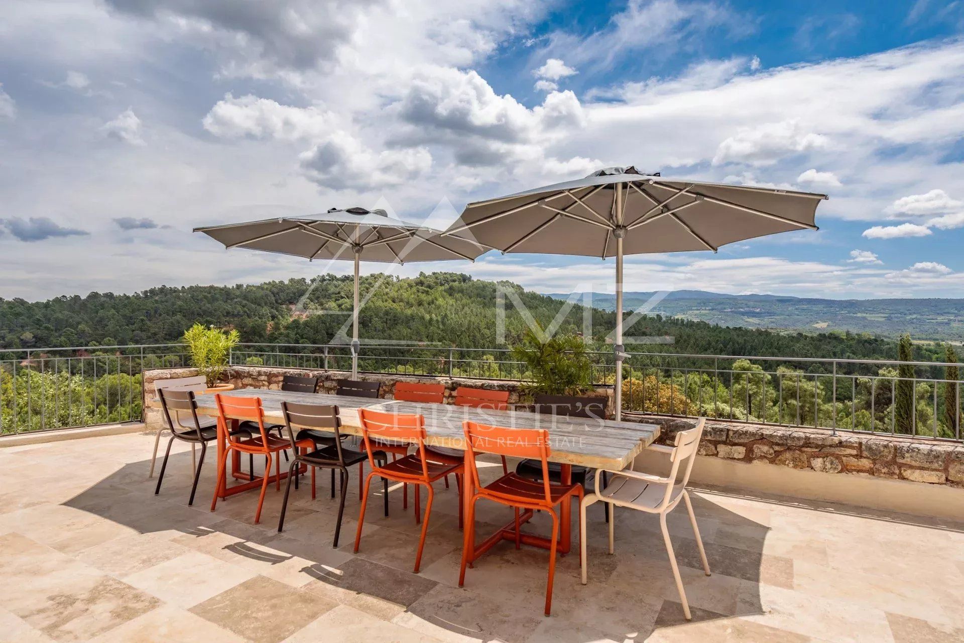 سكني في Roussillon, Vaucluse 12864368