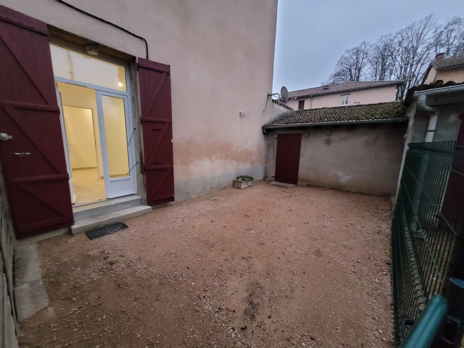 Condomínio no La Chapelle-de-Guinchay, Saône-et-Loire 12864380