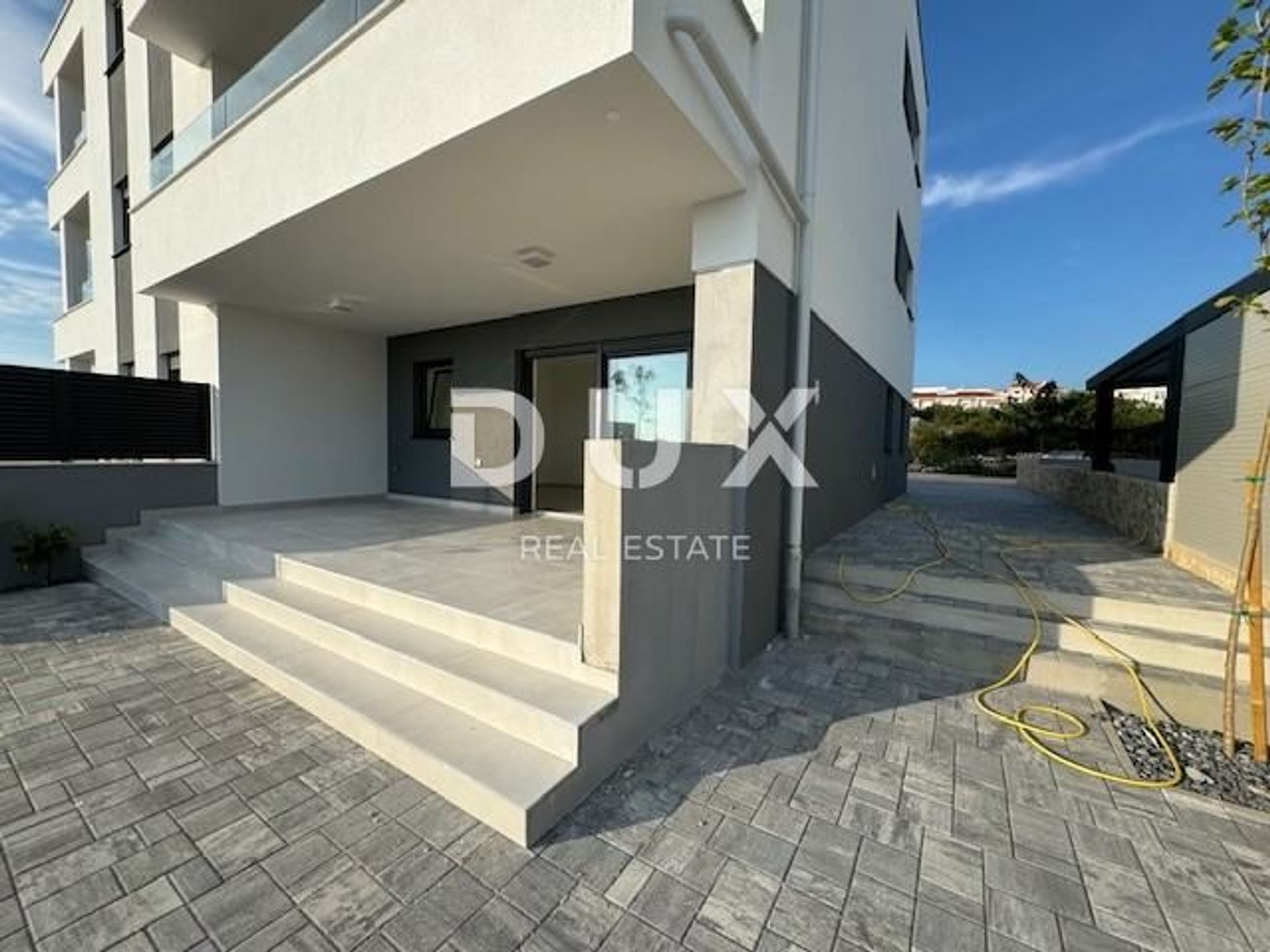 Condominium dans Novalja, Lika-Senj County 12864589