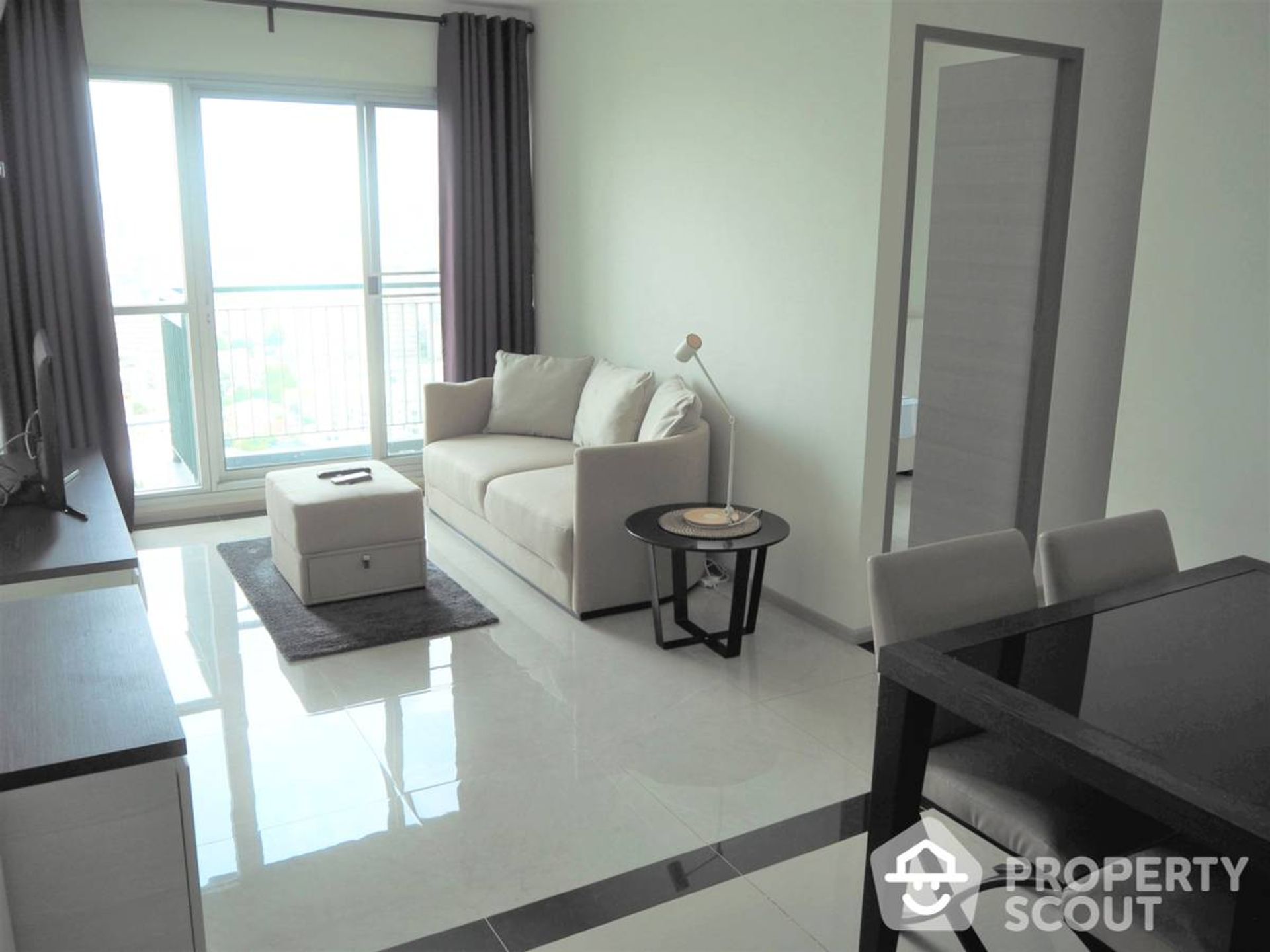 Condominio en Huai Khwang, Krung Thep Maha Nakhon 12864903