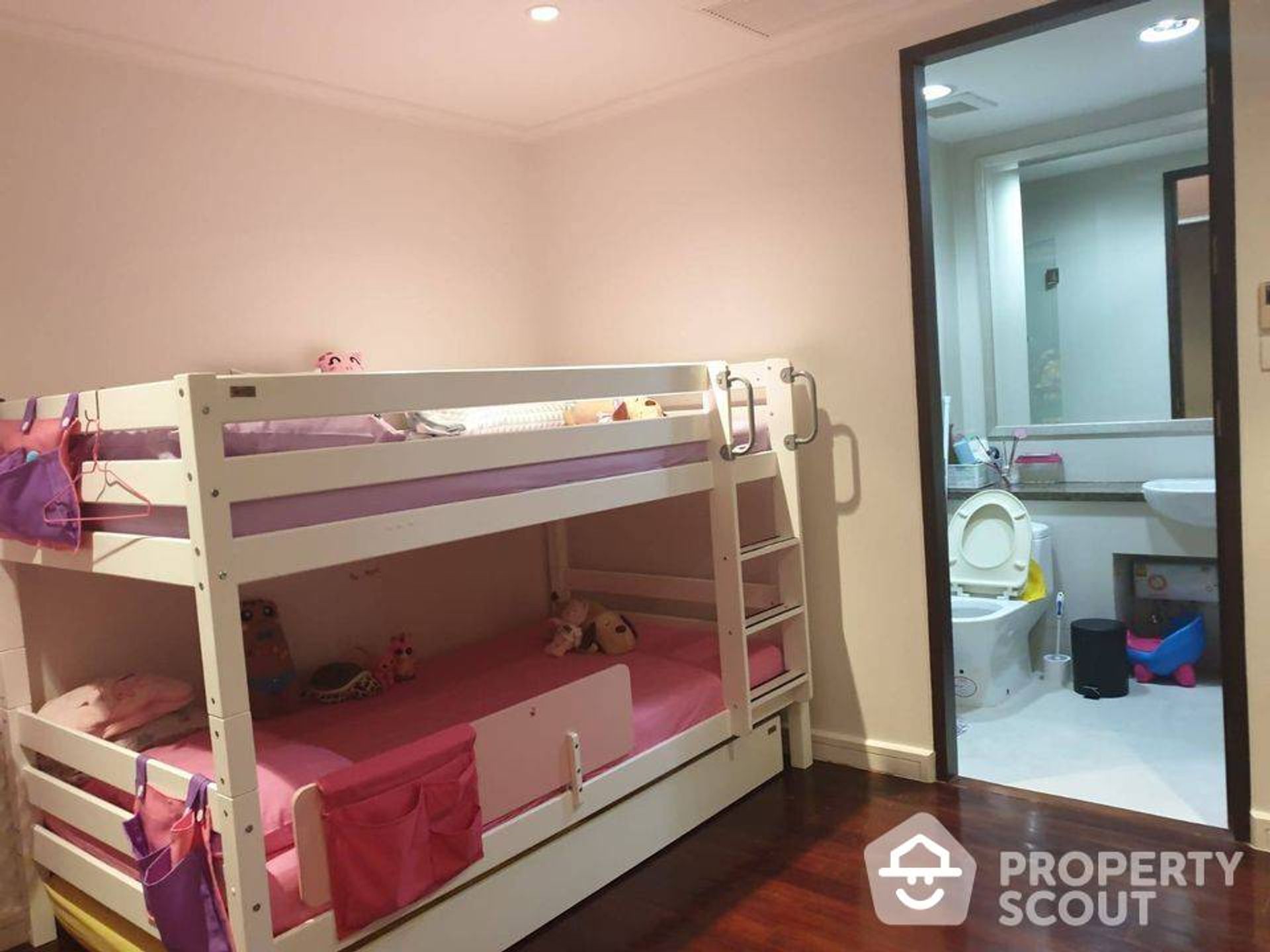 Condominium in , Krung Thep Maha Nakhon 12864904