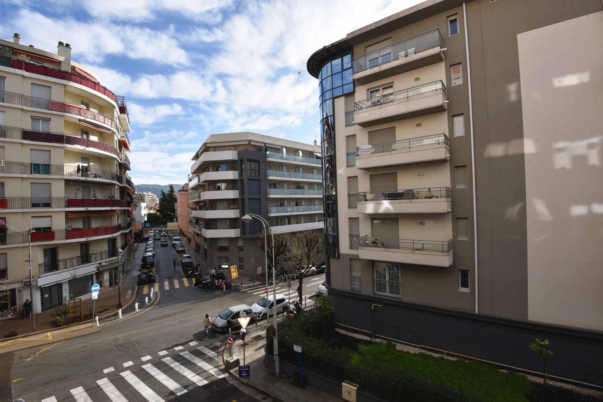 Condominium in Nice, Provence-Alpes-Cote d'Azur 12865122