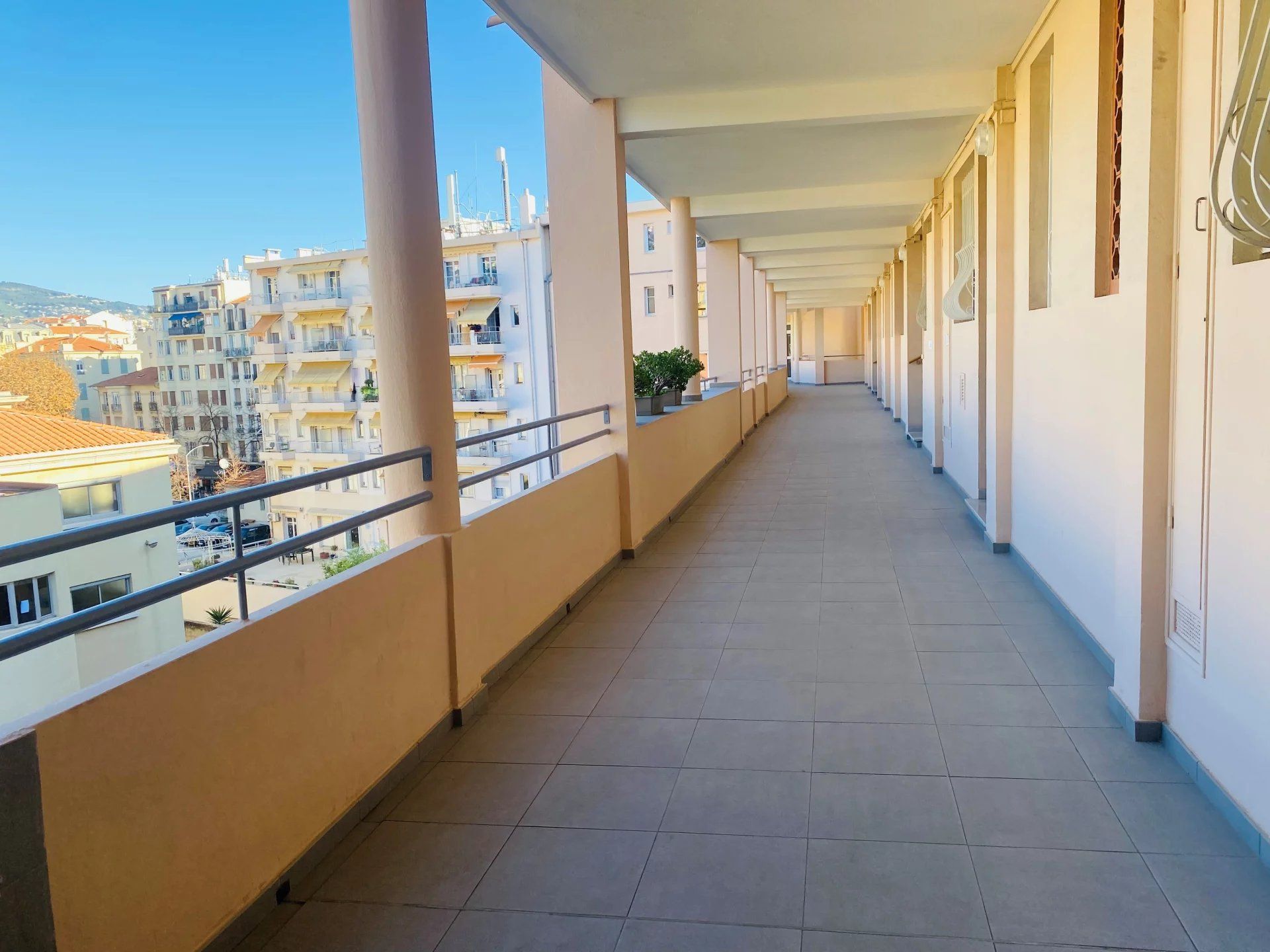 Condominium in Nice, Alpes-Maritimes 12865145