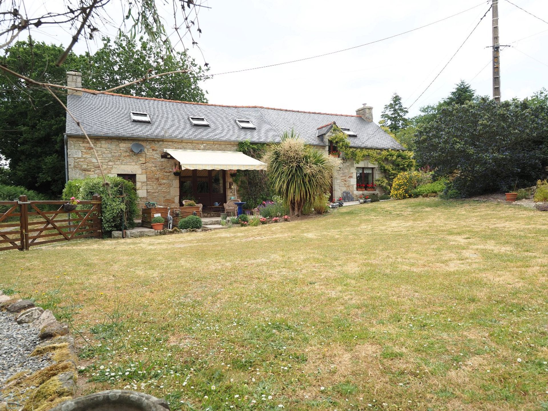 House in Guern, Brittany 12865427