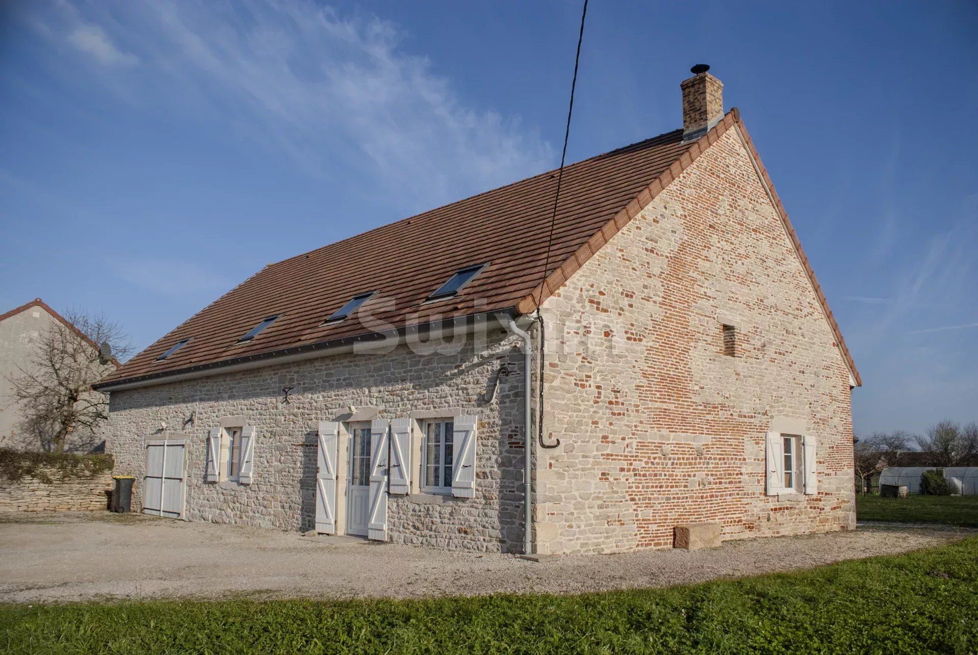 Residential in Saint-Loup-Géanges, Saône-et-Loire 12865672