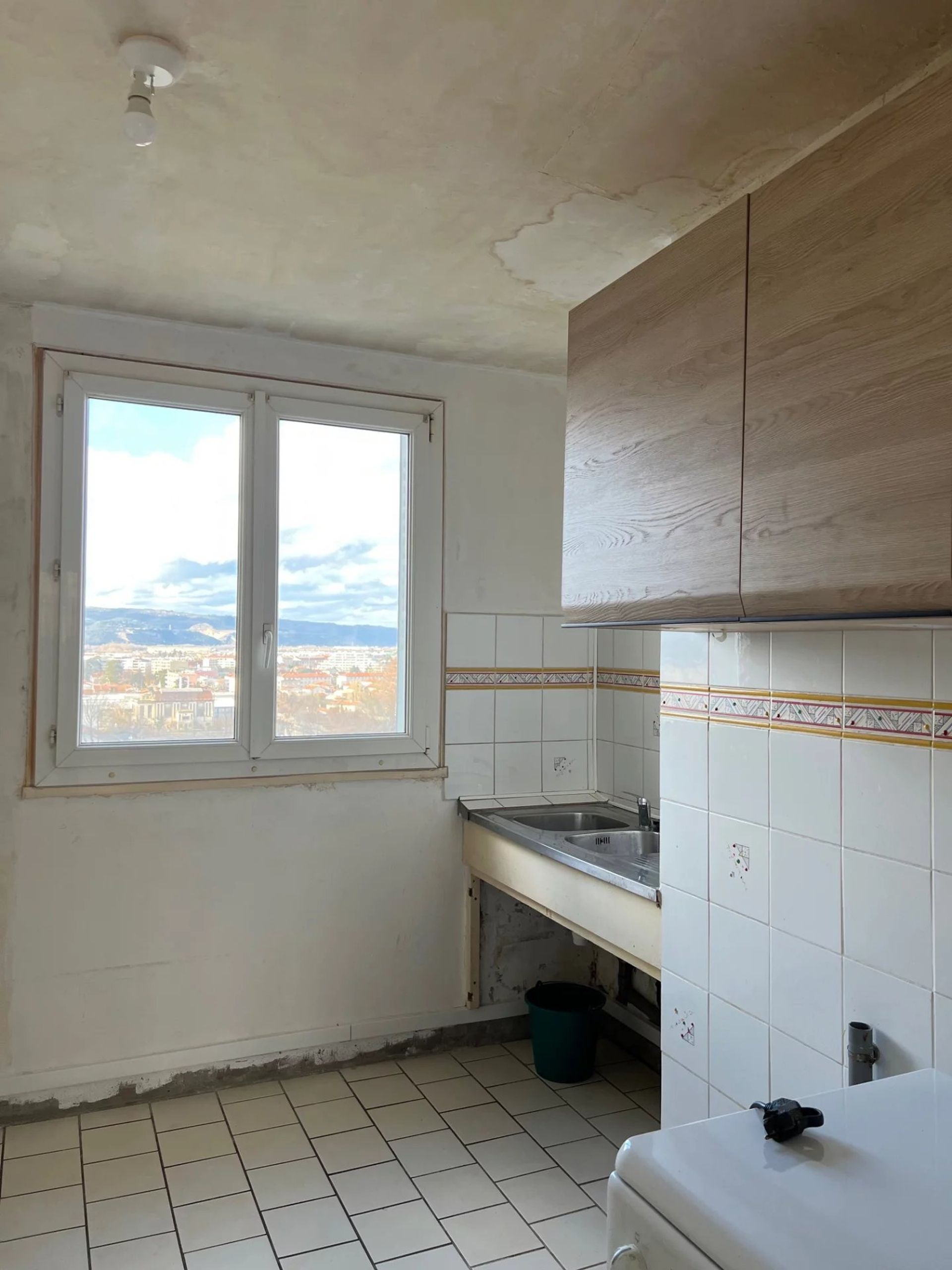 Osakehuoneisto sisään Bourg-les-Valence, Auvergne-Rhone-Alpes 12865715