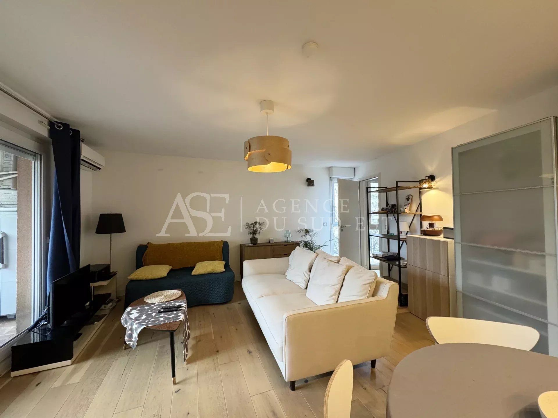 Condominium in Aix-en-Provence, Bouches-du-Rhône 12865734