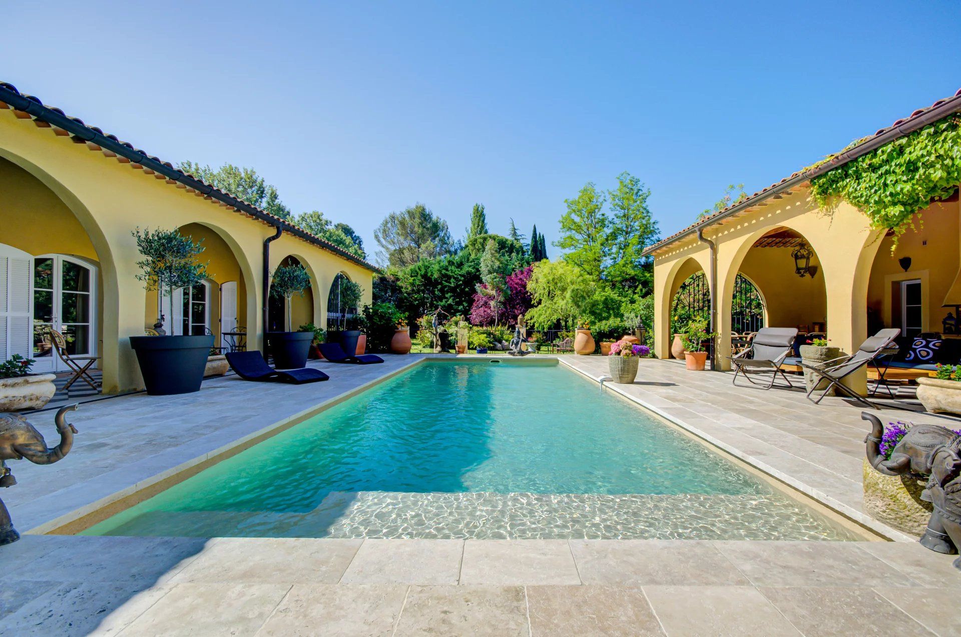 casa no Aix-en-Provence, Bouches-du-Rhône 12867613