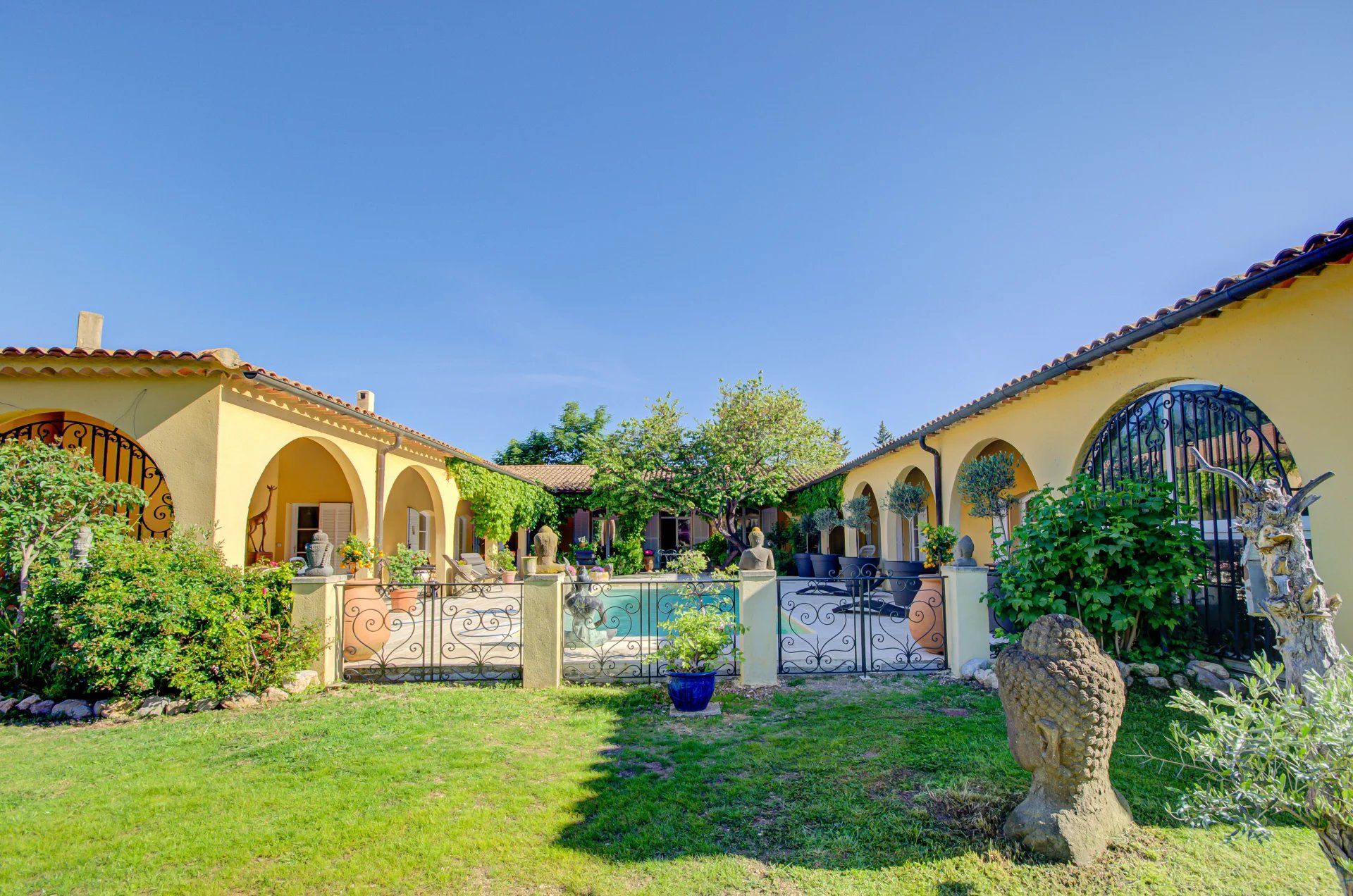 casa no Aix-en-Provence, Bouches-du-Rhône 12867613