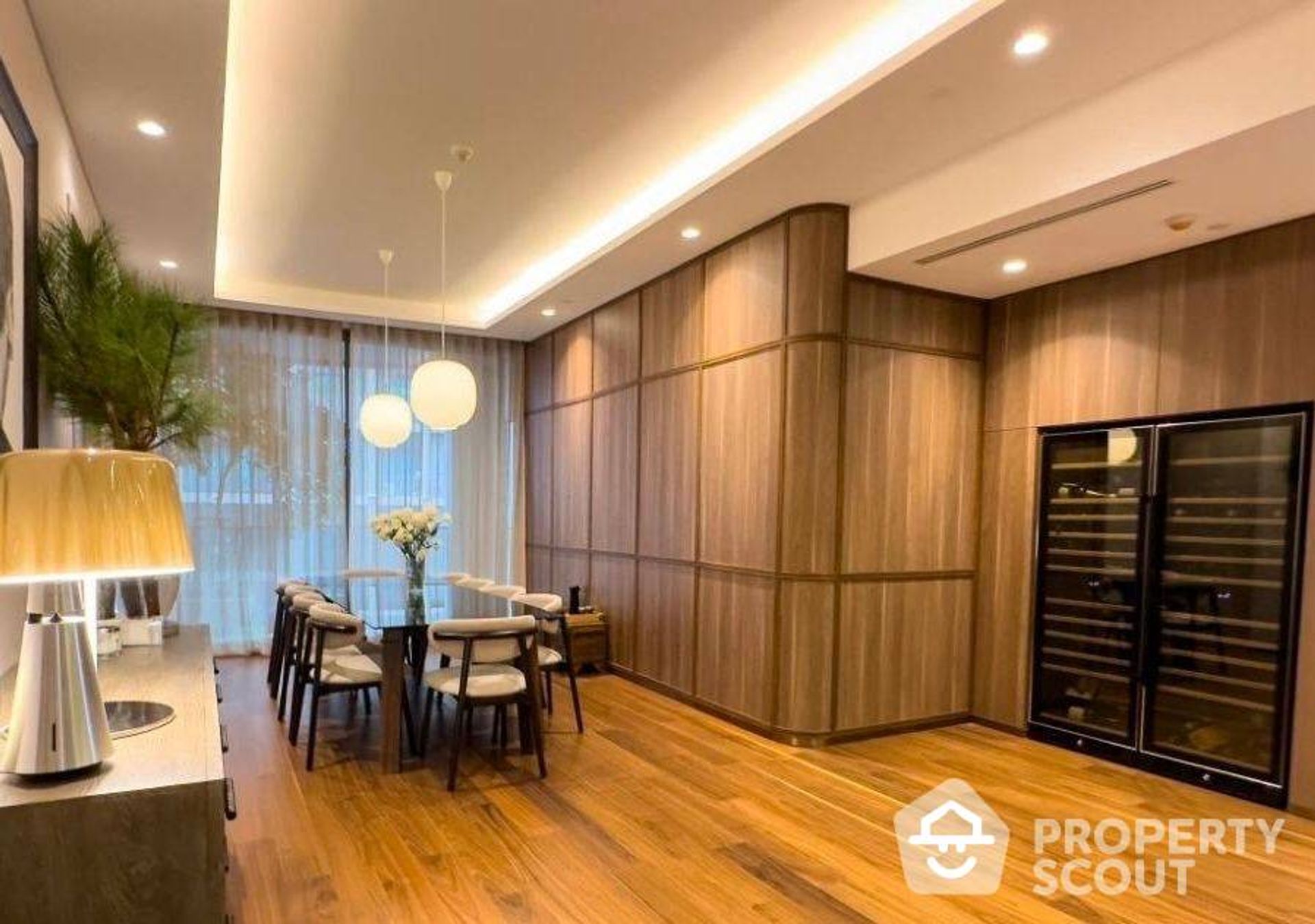 Condominium in Khlong Toei, Krung Thep Maha Nakhon 12868054