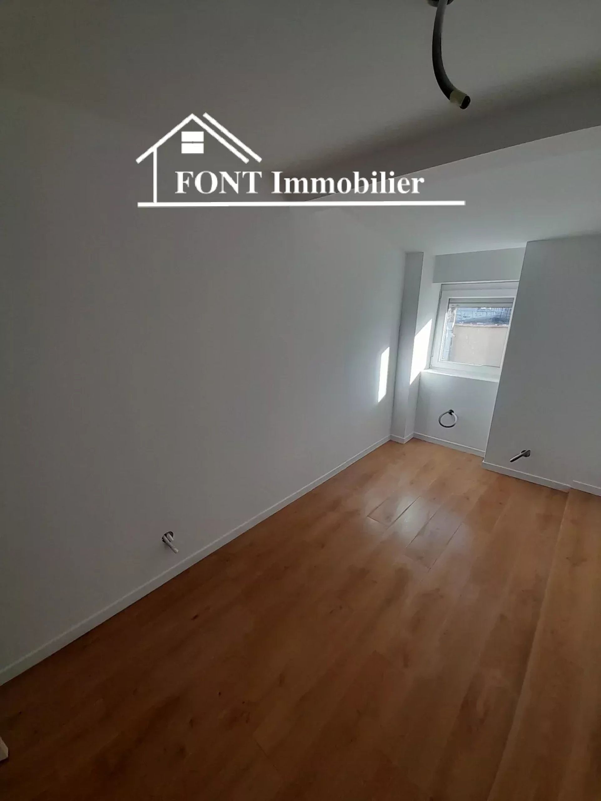 Condominium in La Grand-Croix, Auvergne-Rhone-Alpes 12869379