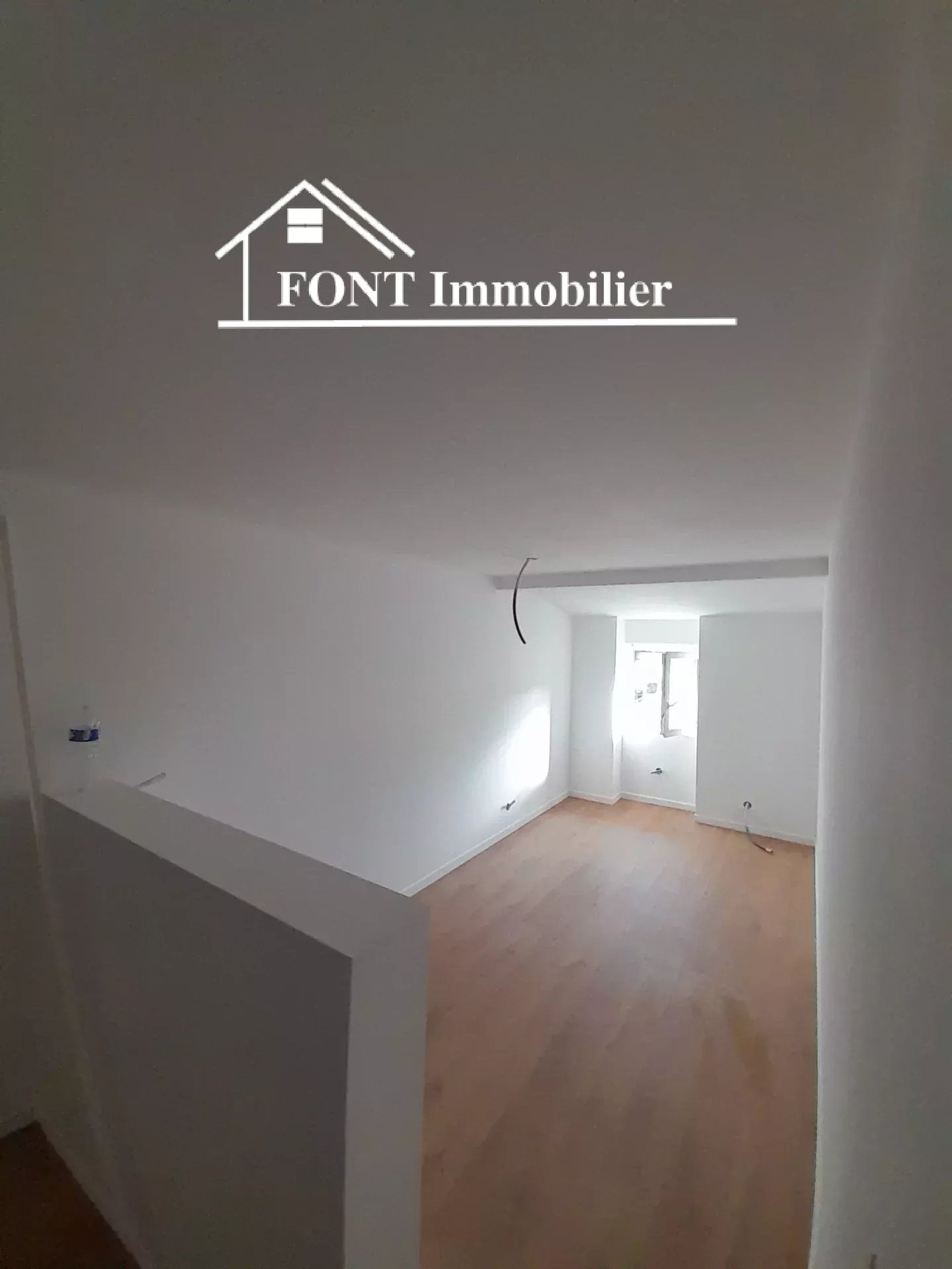 Condominium in La Grand-Croix, Auvergne-Rhone-Alpes 12869379