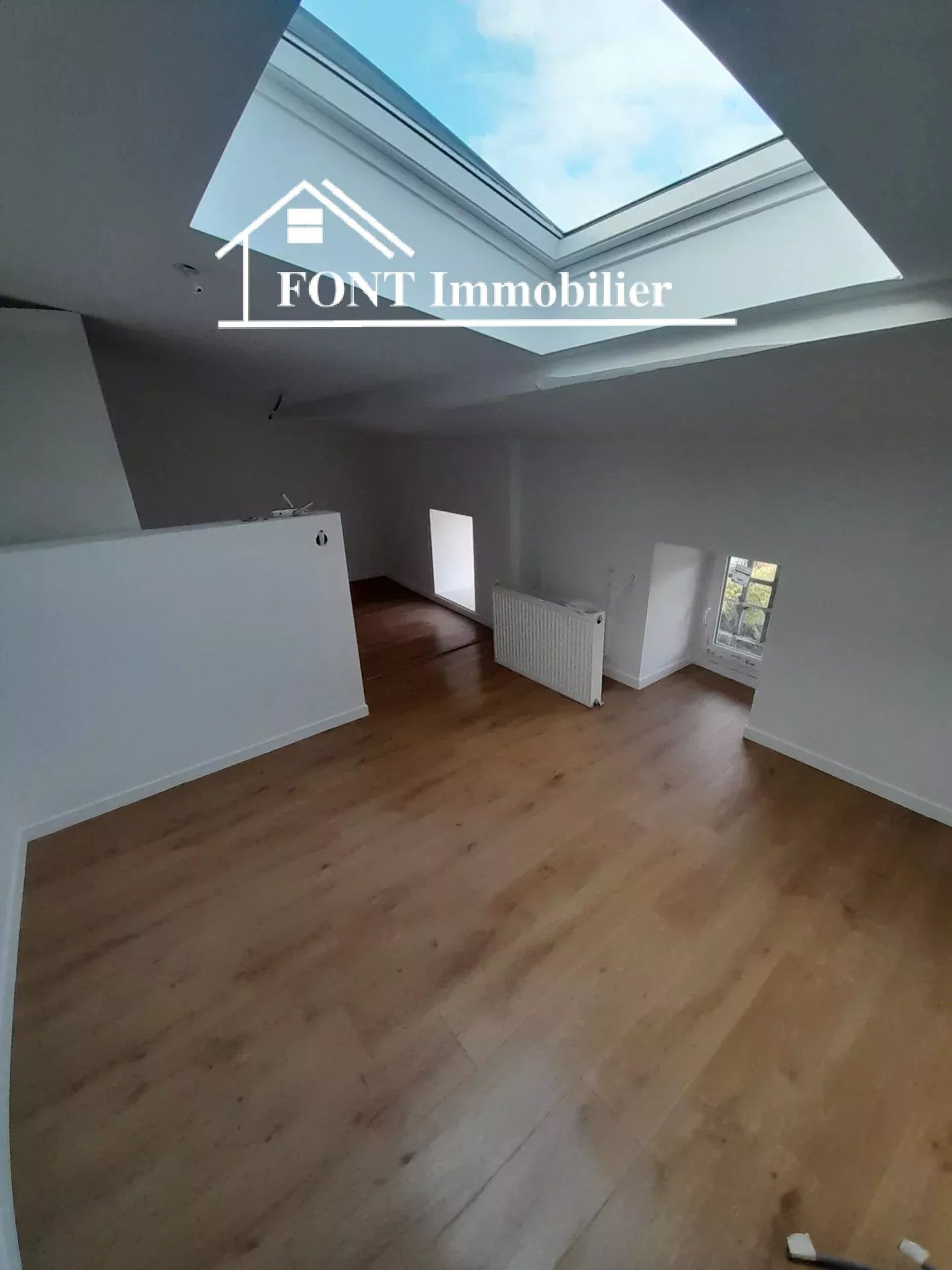 Condominium in La Grand-Croix, Auvergne-Rhone-Alpes 12869379