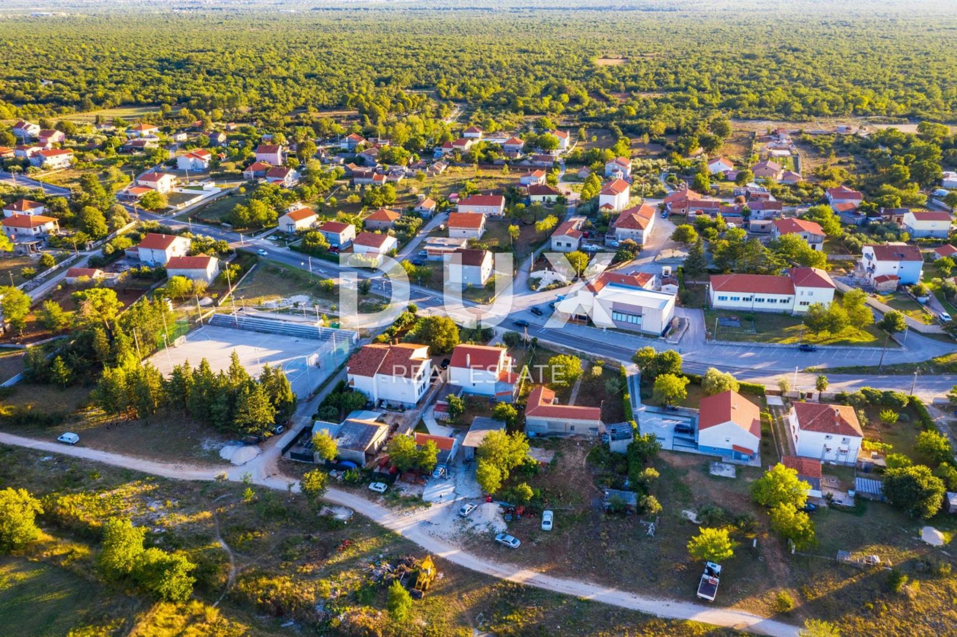 Tierra en Musapstan, Zadarska Zupanija 12869524