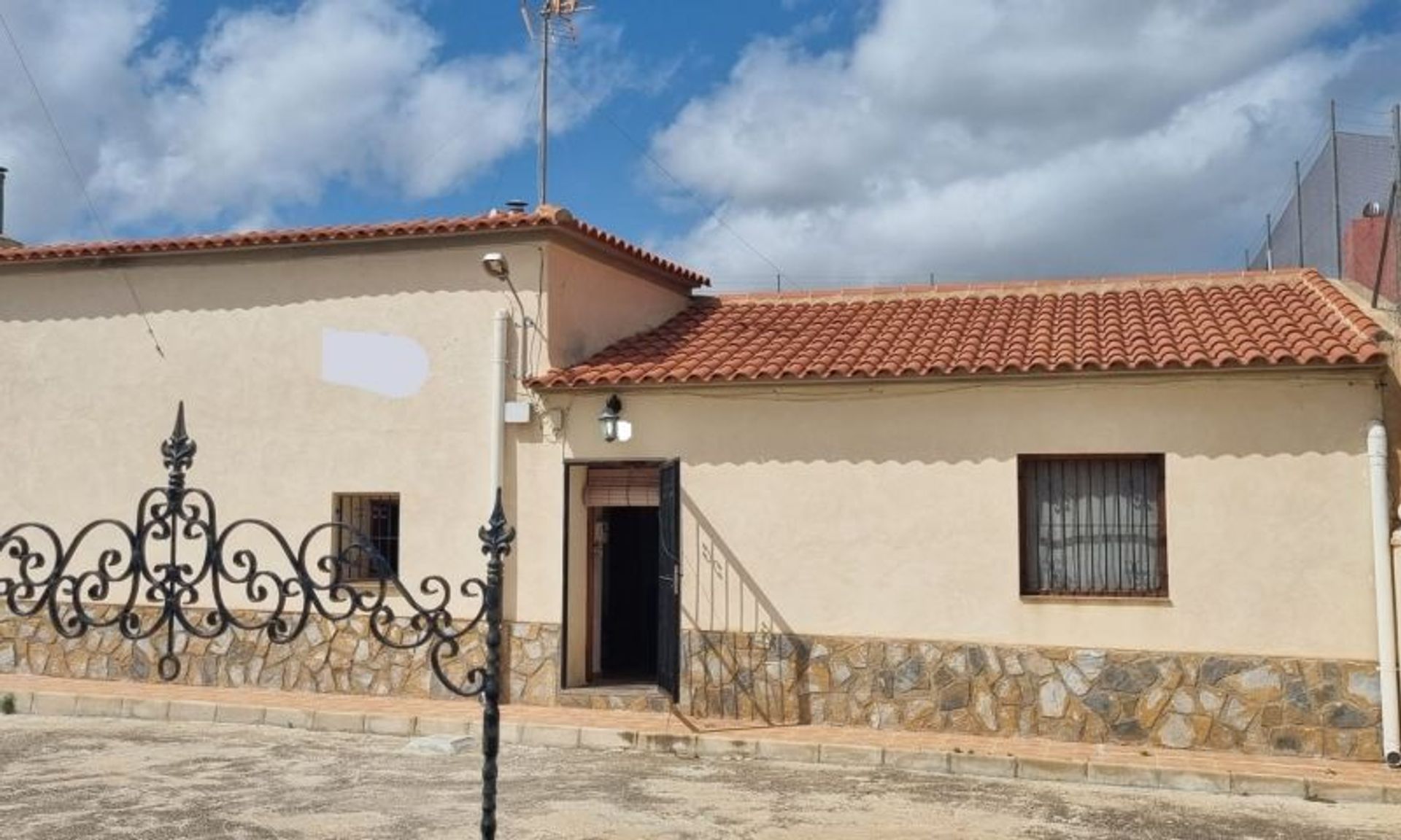 casa en Hondón de las Nieves, Comunidad Valenciana 12870399