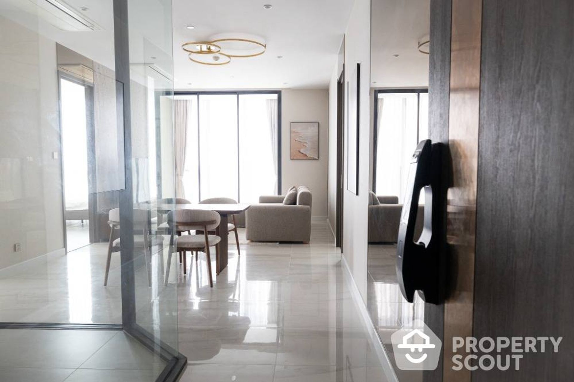 Condominium in Bang Rak, Krung Thep Maha Nakhon 12870657