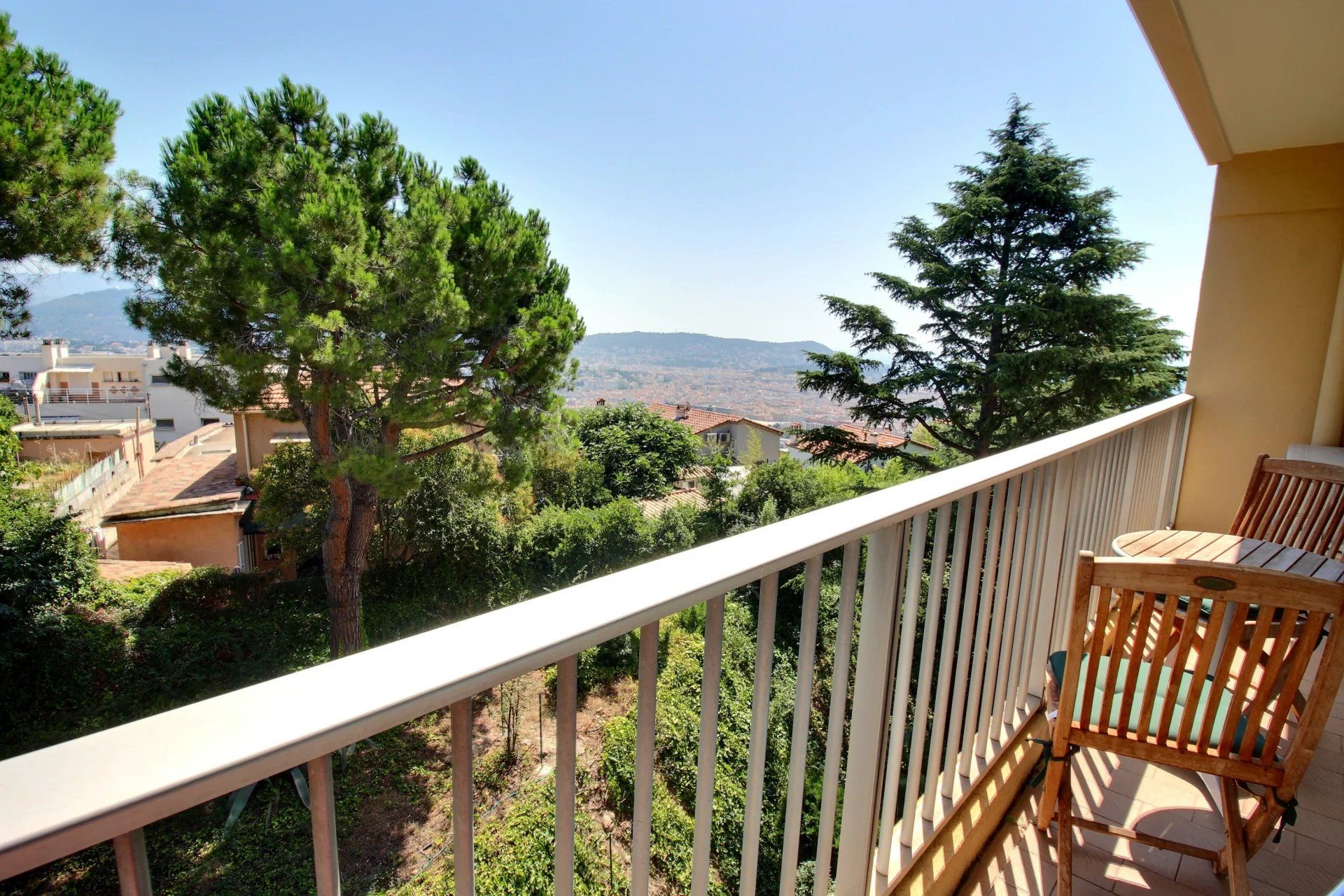 Condominium in Nice, Alpes-Maritimes 12870883