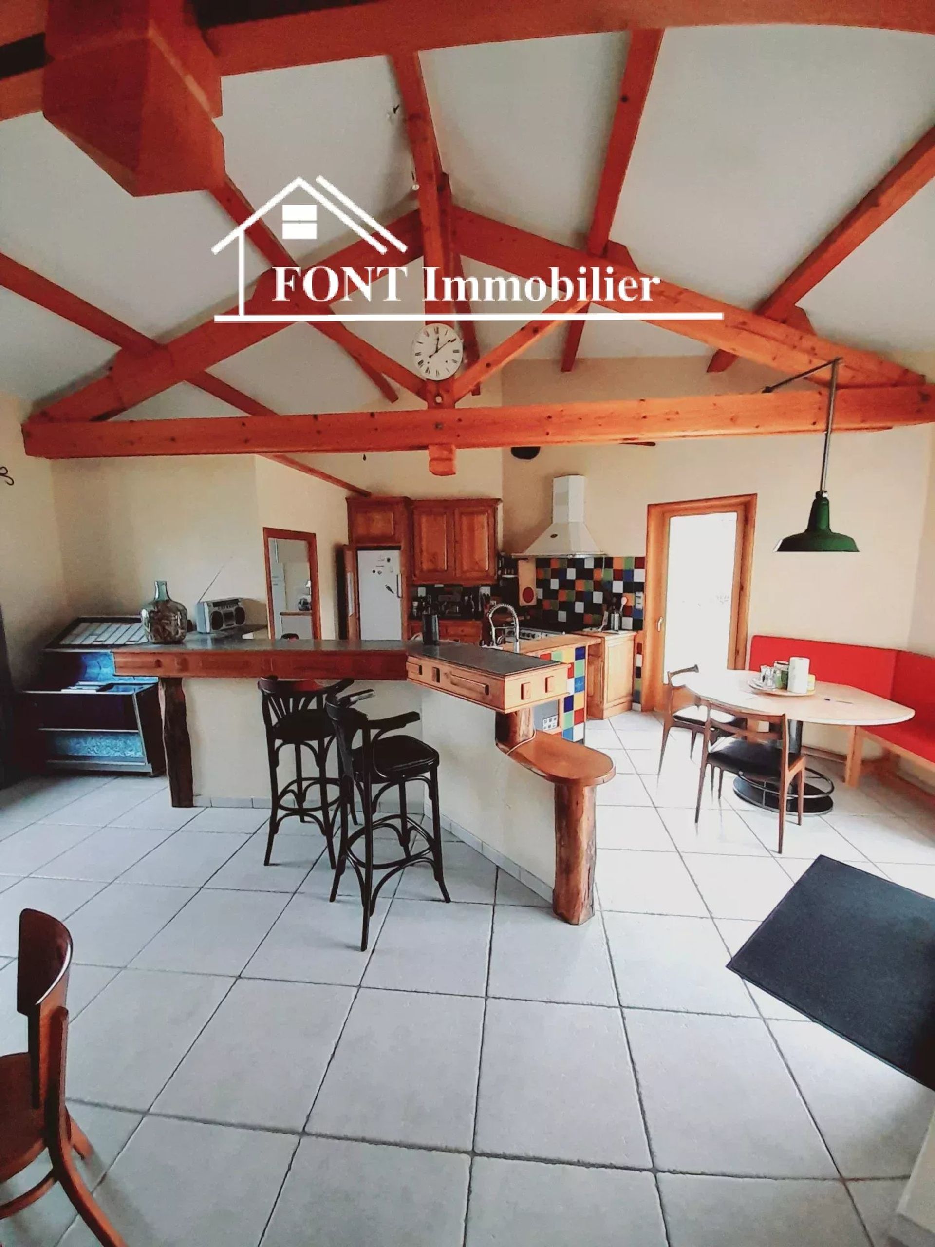 Hus i Farnay, Loire 12870910