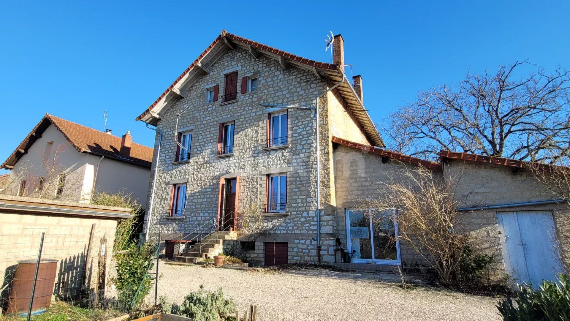 Talo sisään Cousance-du-Jura, Bourgogne-Franche-Comte 12870924