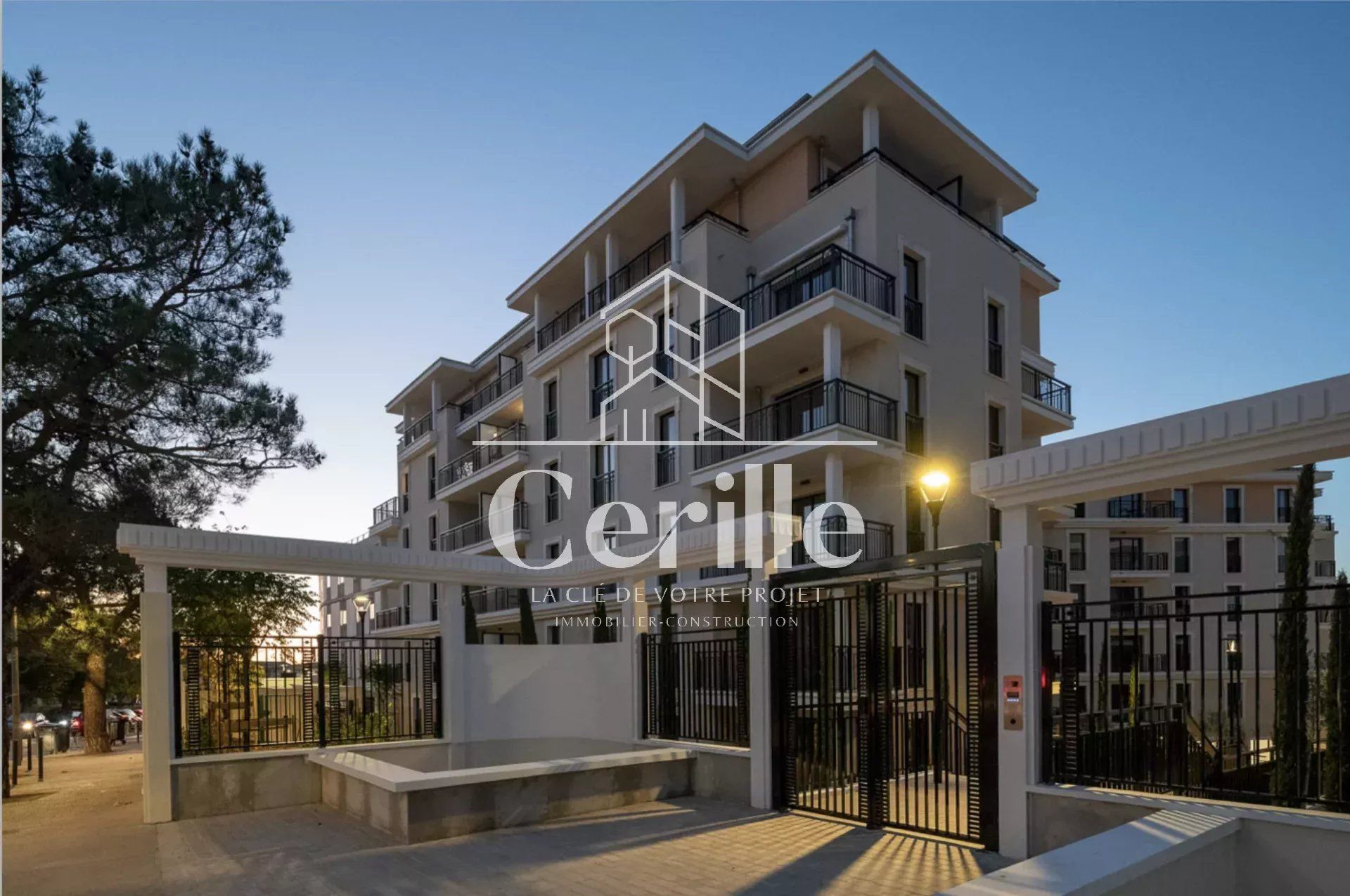 Condominium in Les Gervais, Provence-Alpes-Cote d'Azur 12870983