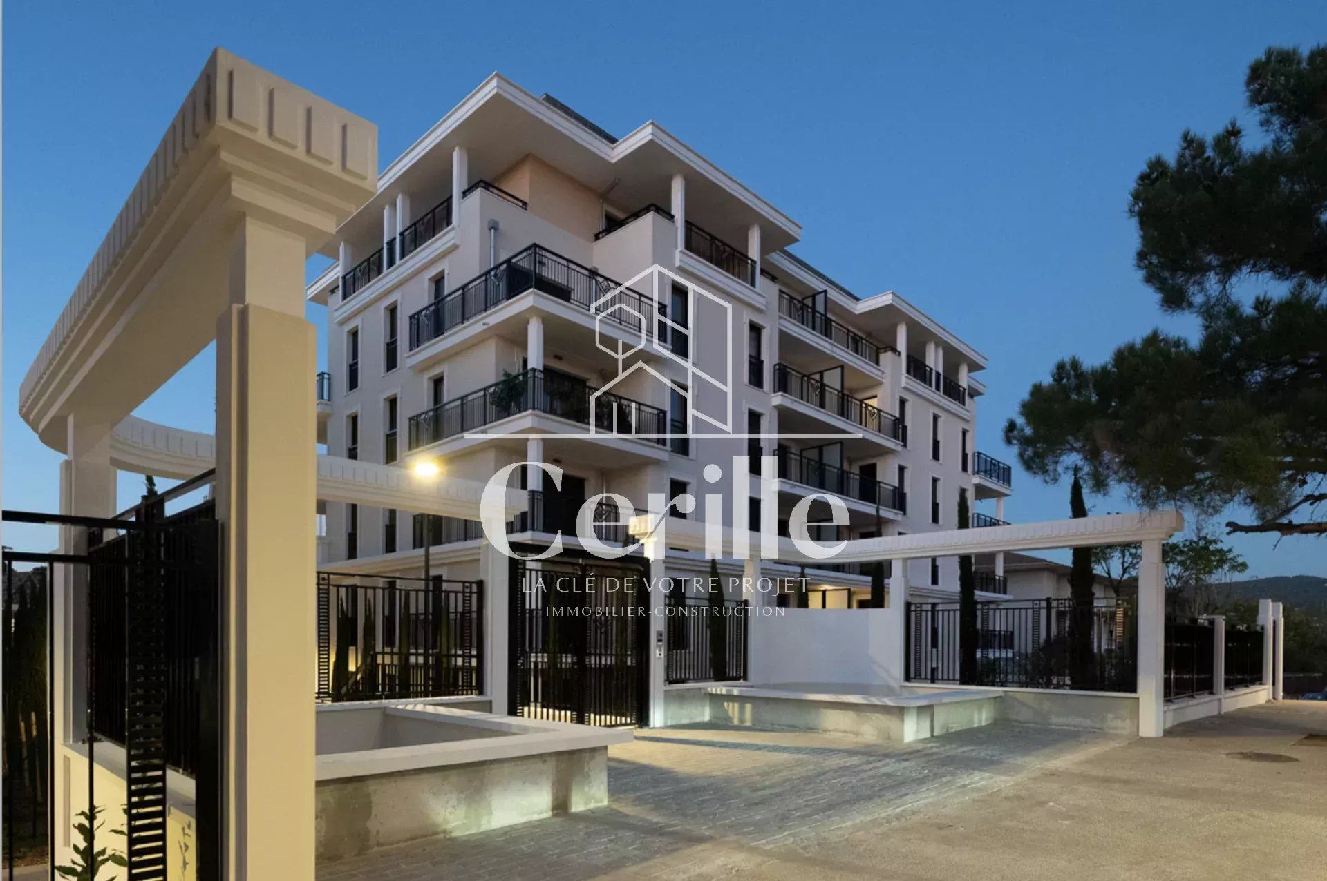 Condominium in Les Gervais, Provence-Alpes-Cote d'Azur 12870983