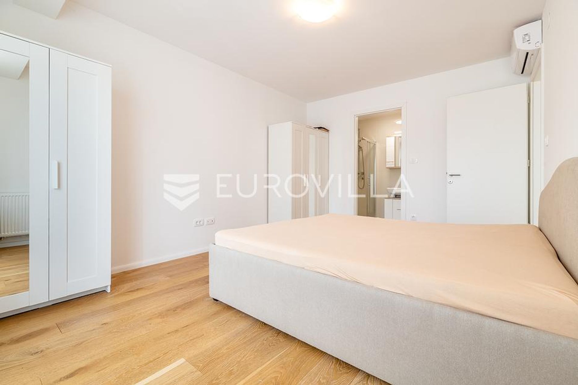 Condominio nel Vrapce, Zagreb, Grad 12871113