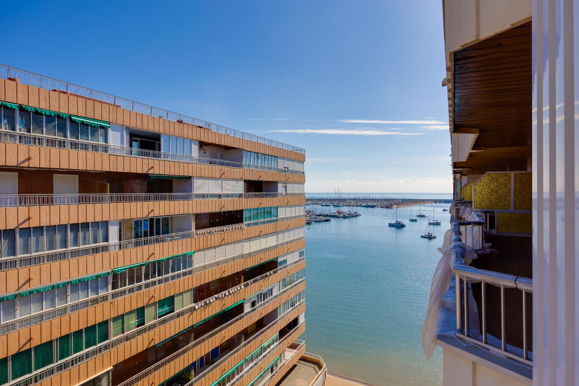 Condominium in Torrevieja, Comunidad Valenciana 12872255