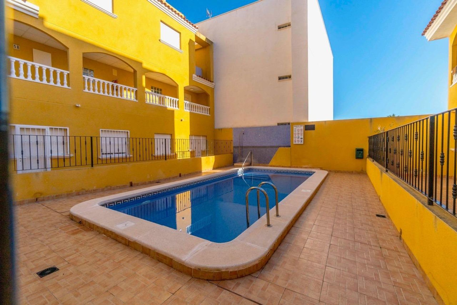 Condominio en Jacarilla, Comunidad Valenciana 12872553