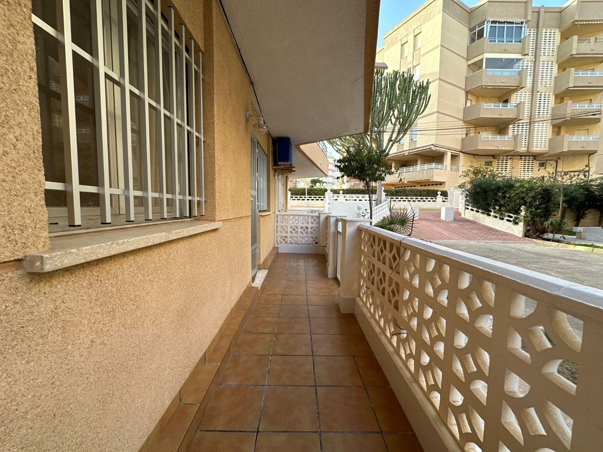 Condominio en Guardamar del Segura, Valencian Community 12873052