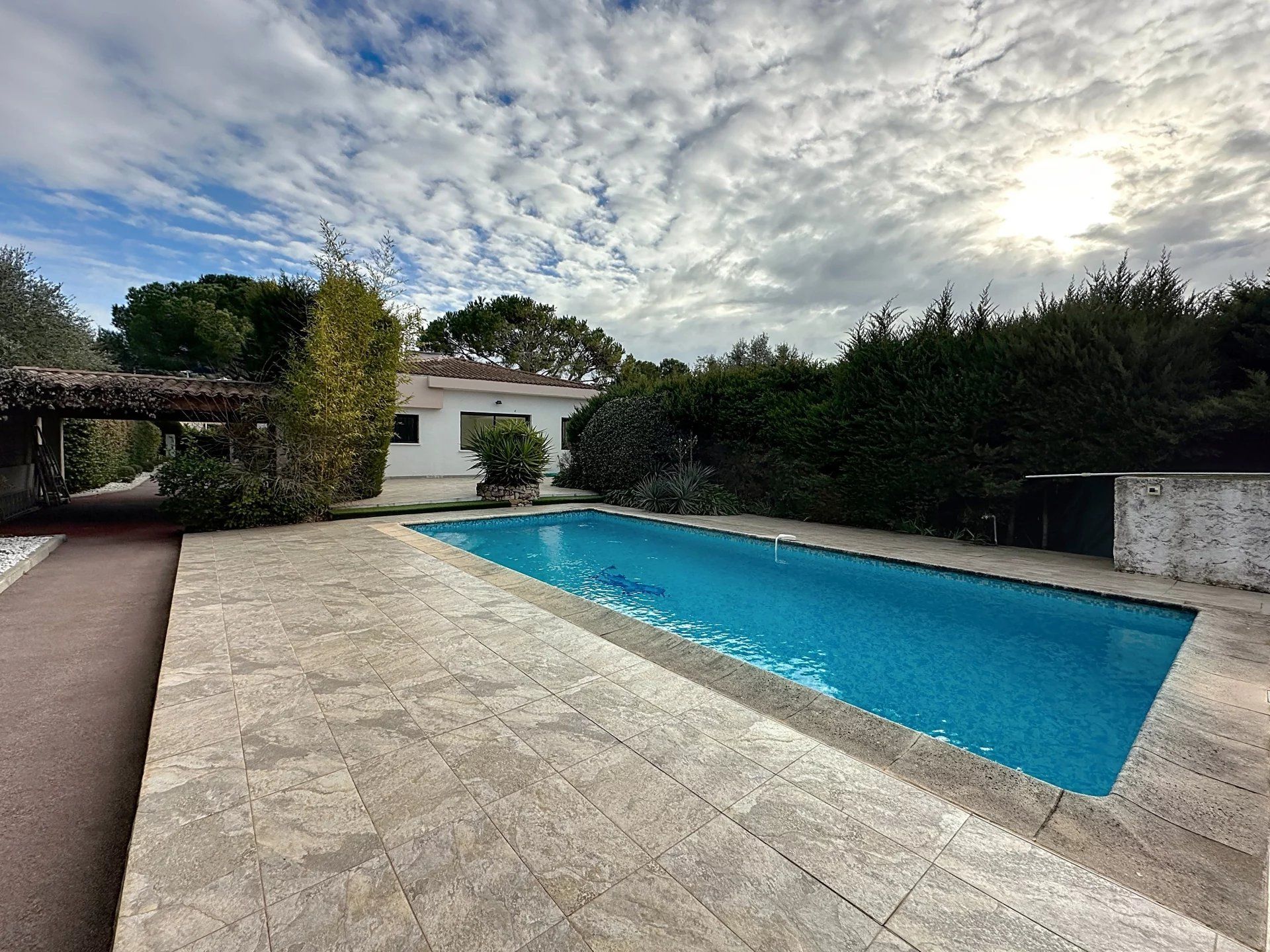 房子 在 Mougins, Alpes-Maritimes 12873307