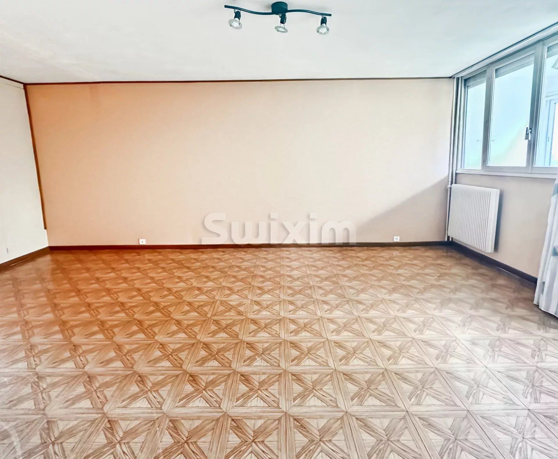 Condominio nel Pierrelatte, Alvernia-Rodano-Alpi 12873870