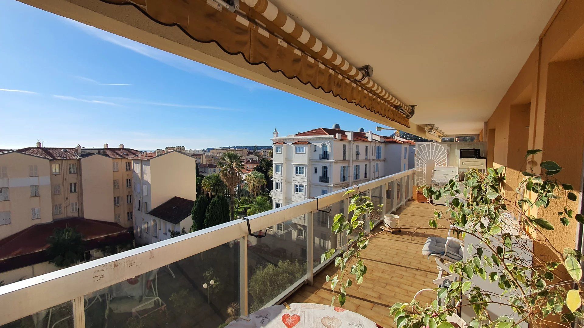 住宅 在 Menton, Alpes-Maritimes 12873872