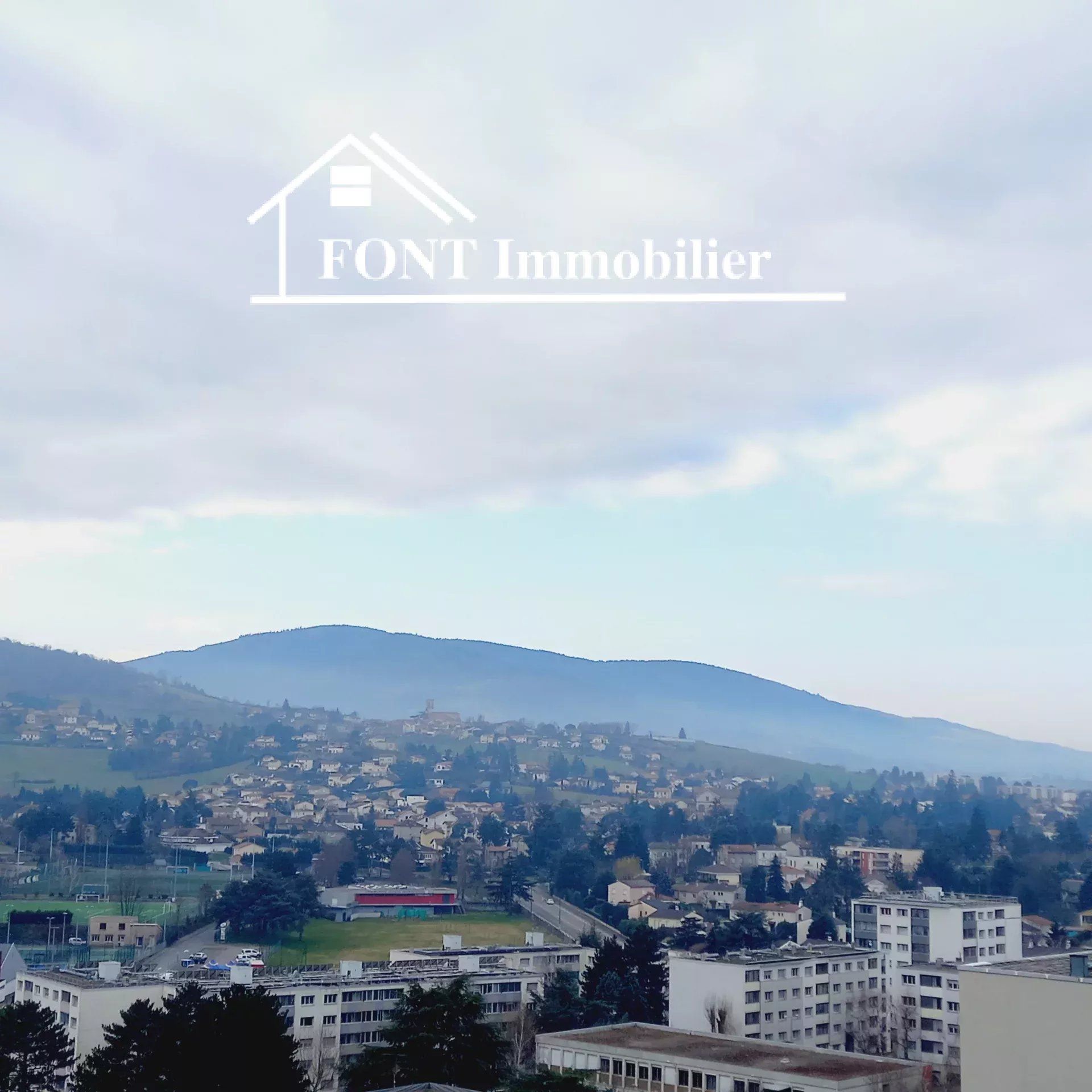 Condominio nel Saint-Chamond, Auvergne-Rhone-Alpes 12873875