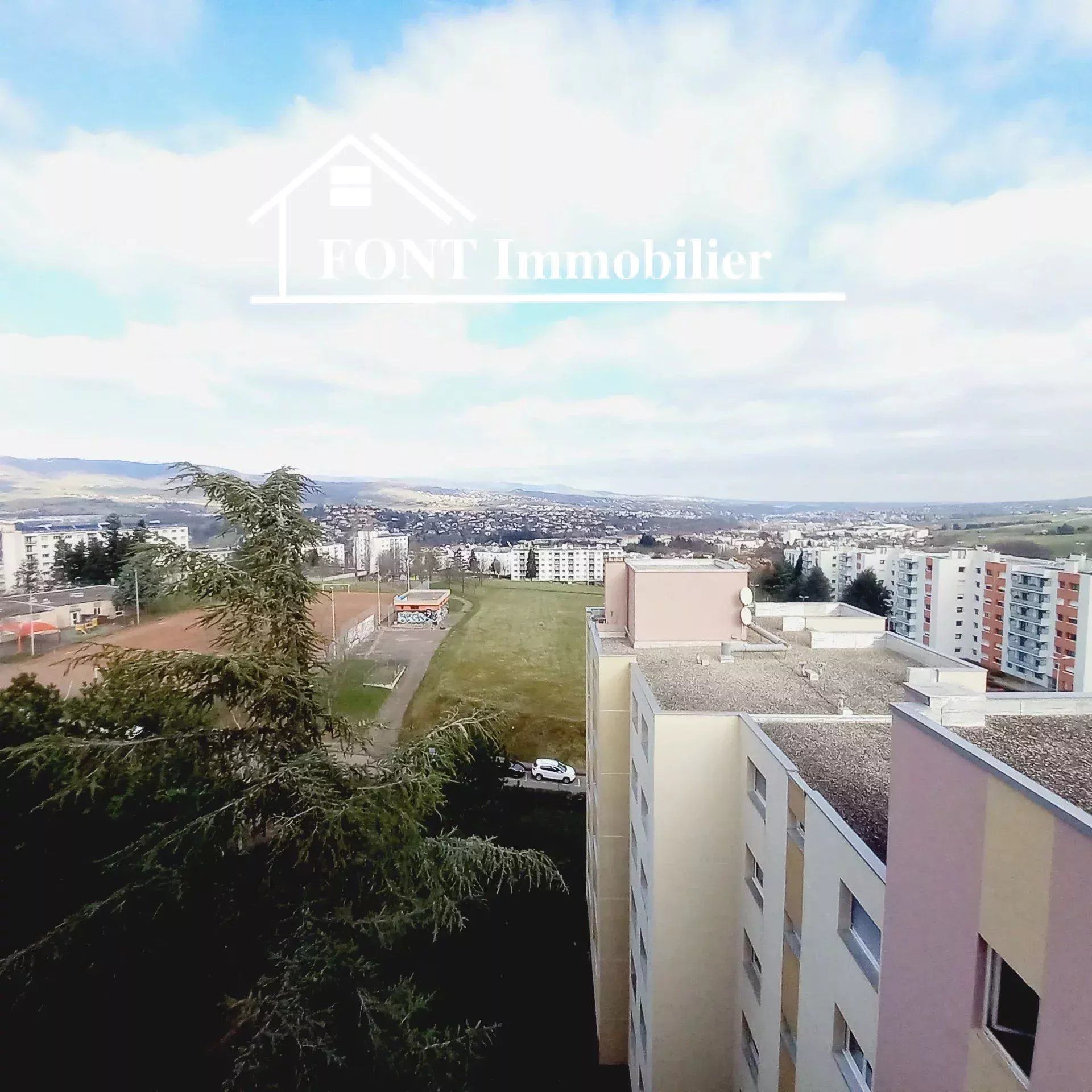 Condominium in Sint-Chamond, Auvergne-Rhône-Alpes 12873875