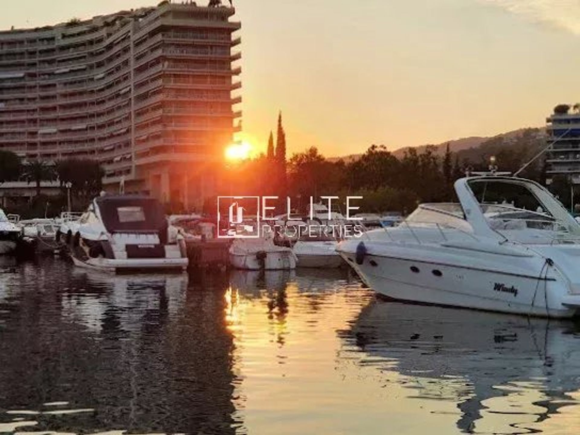 Andere im Mandelieu-la-Napoule, Provence-Alpes-Côte d'Azur 12873897