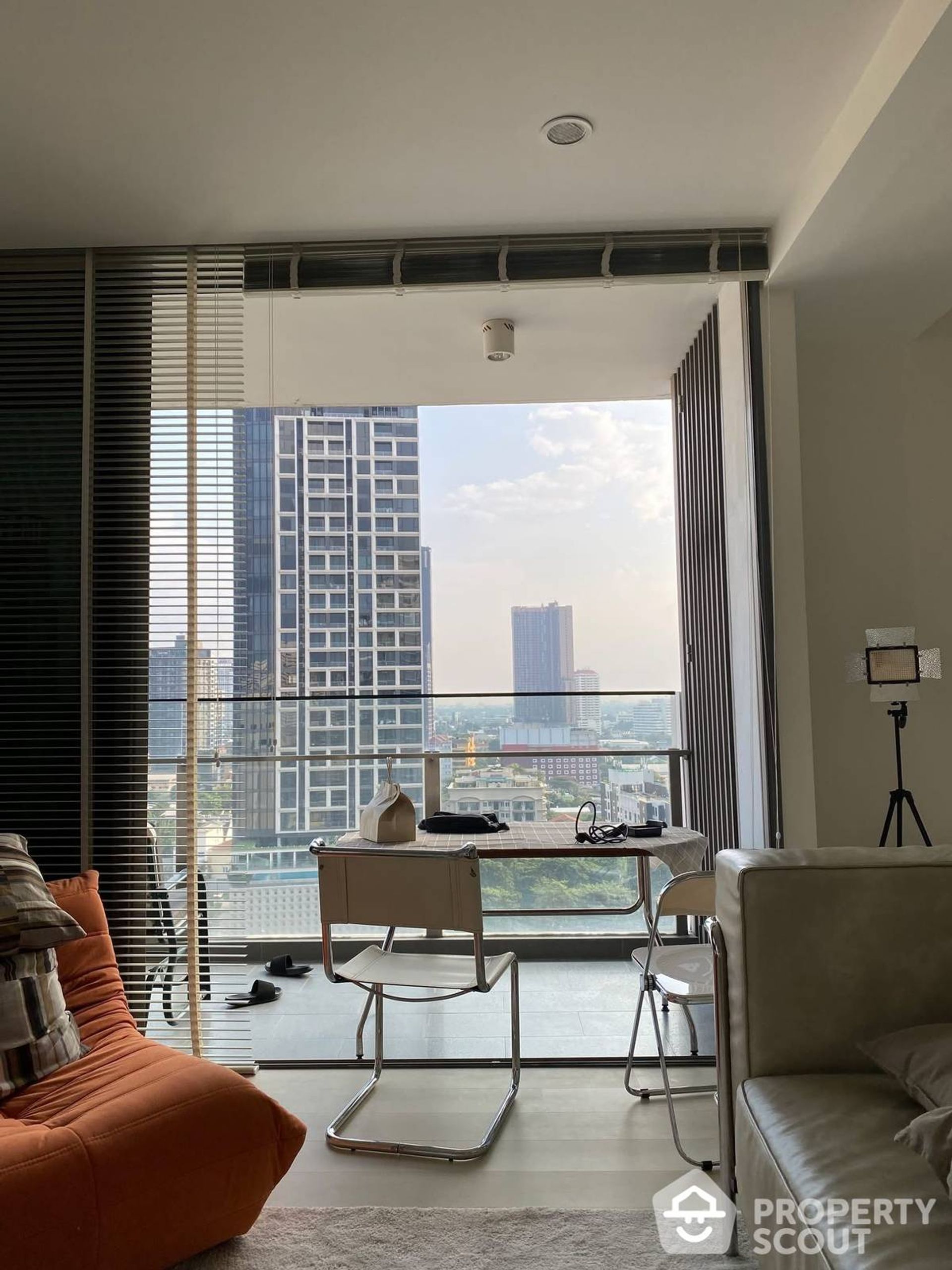 Condominium in Watthana, Krung Thep Maha Nakhon 12874121