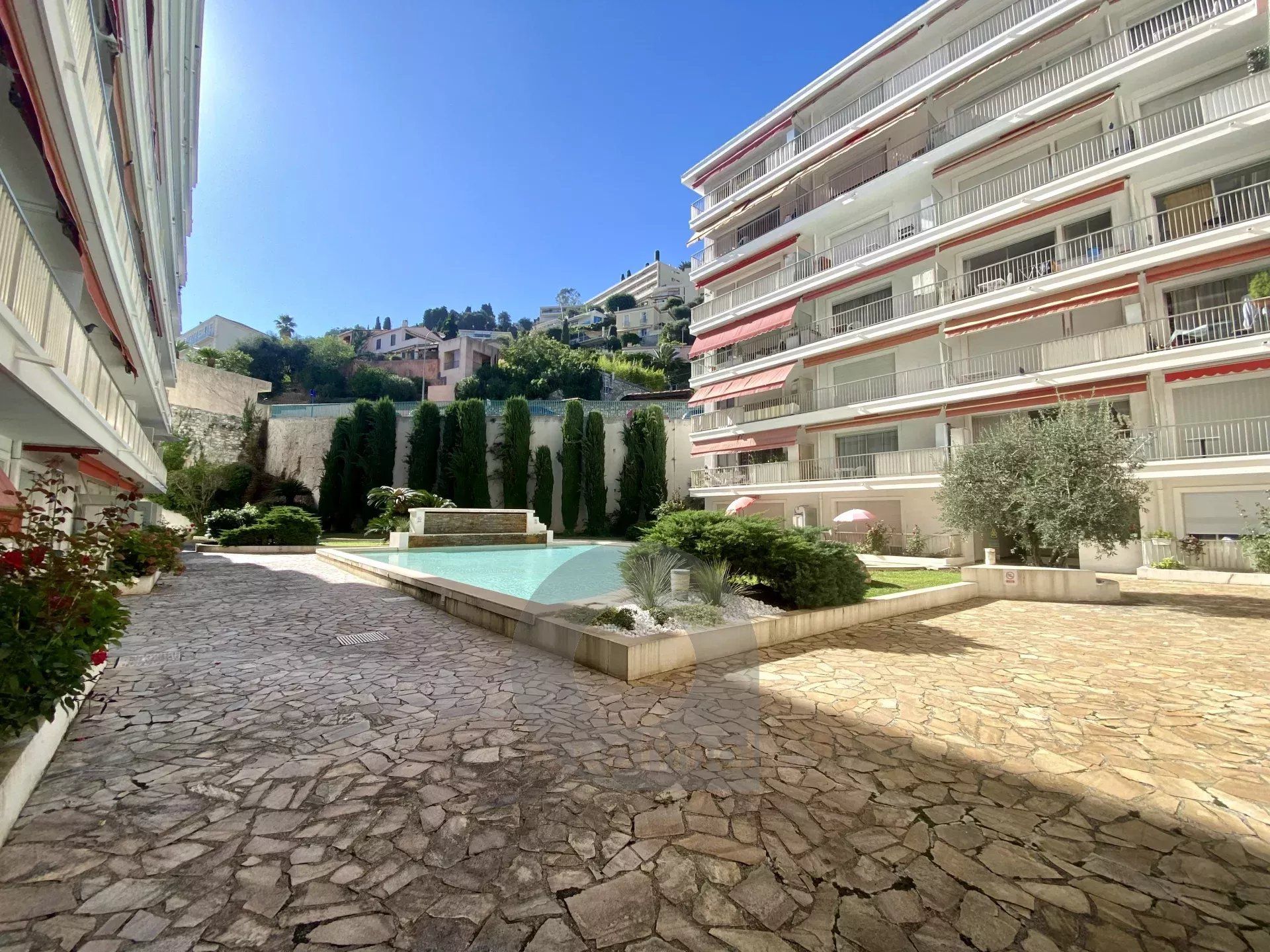 Condominium dans Menton, Alpes-Maritimes 12874923