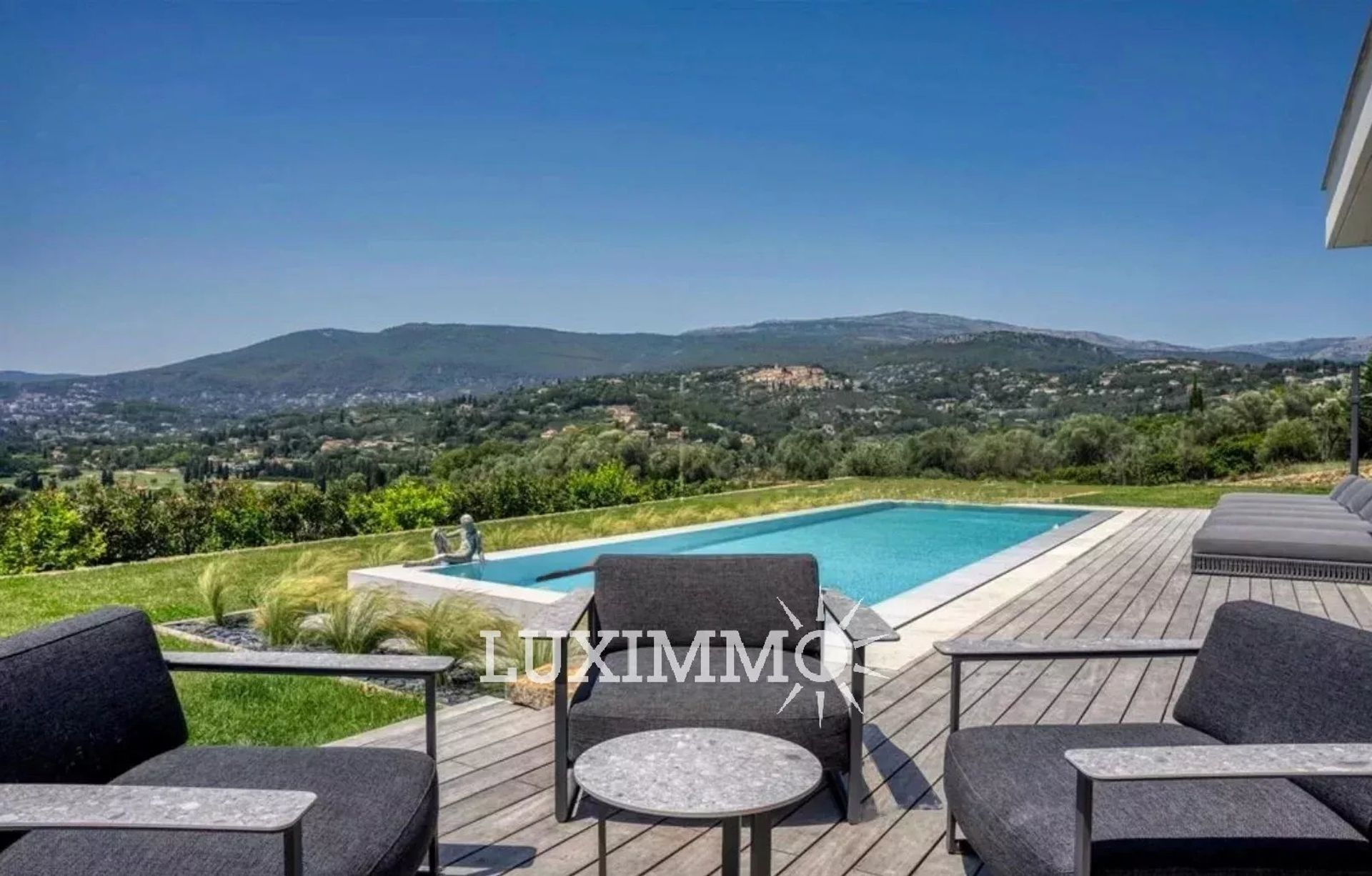 بيت في Opio, Provence-Alpes-Cote d'Azur 12874937