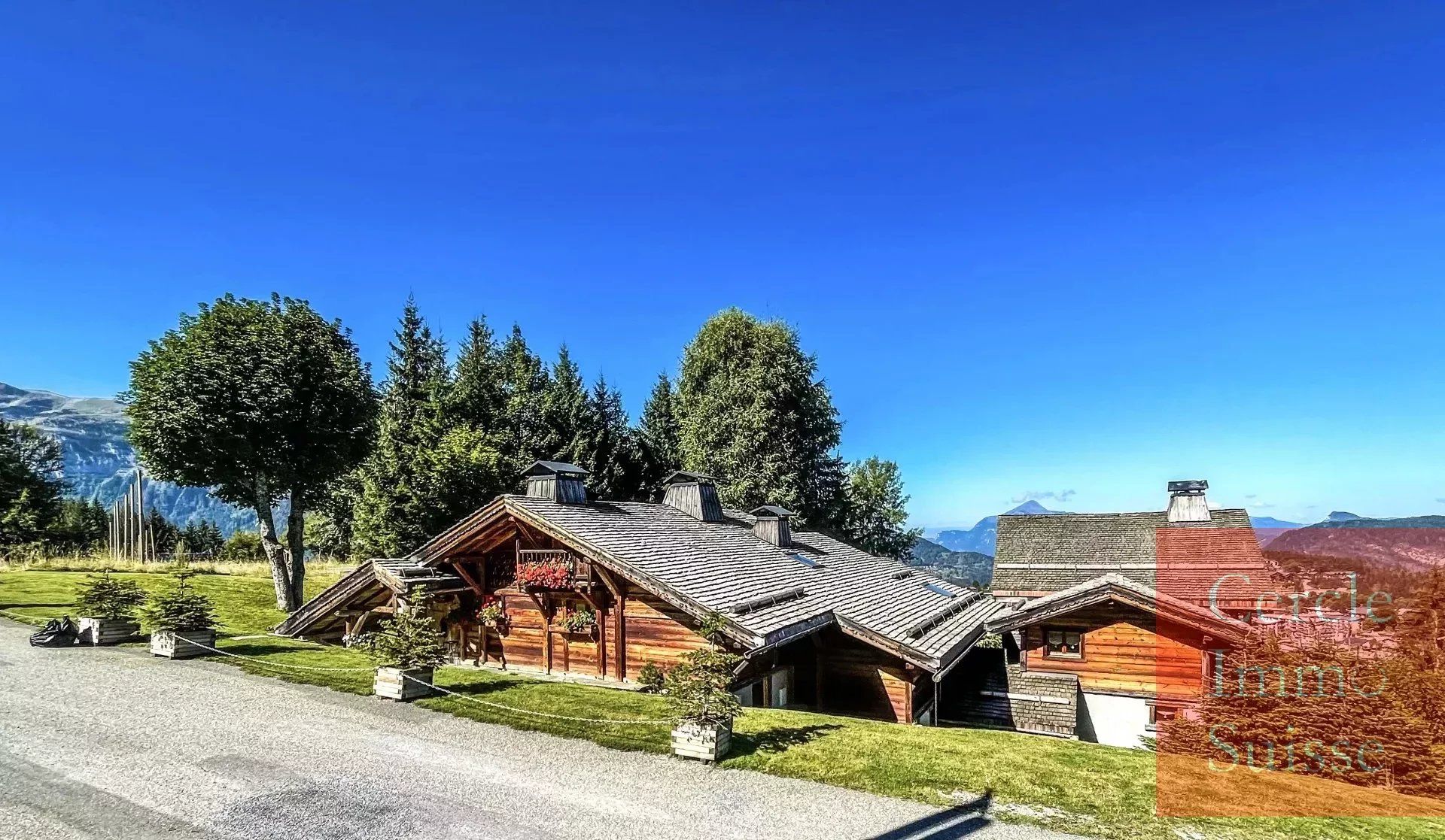 Otro en Les Carroz d'Arâches, Haute-Savoie 12874960