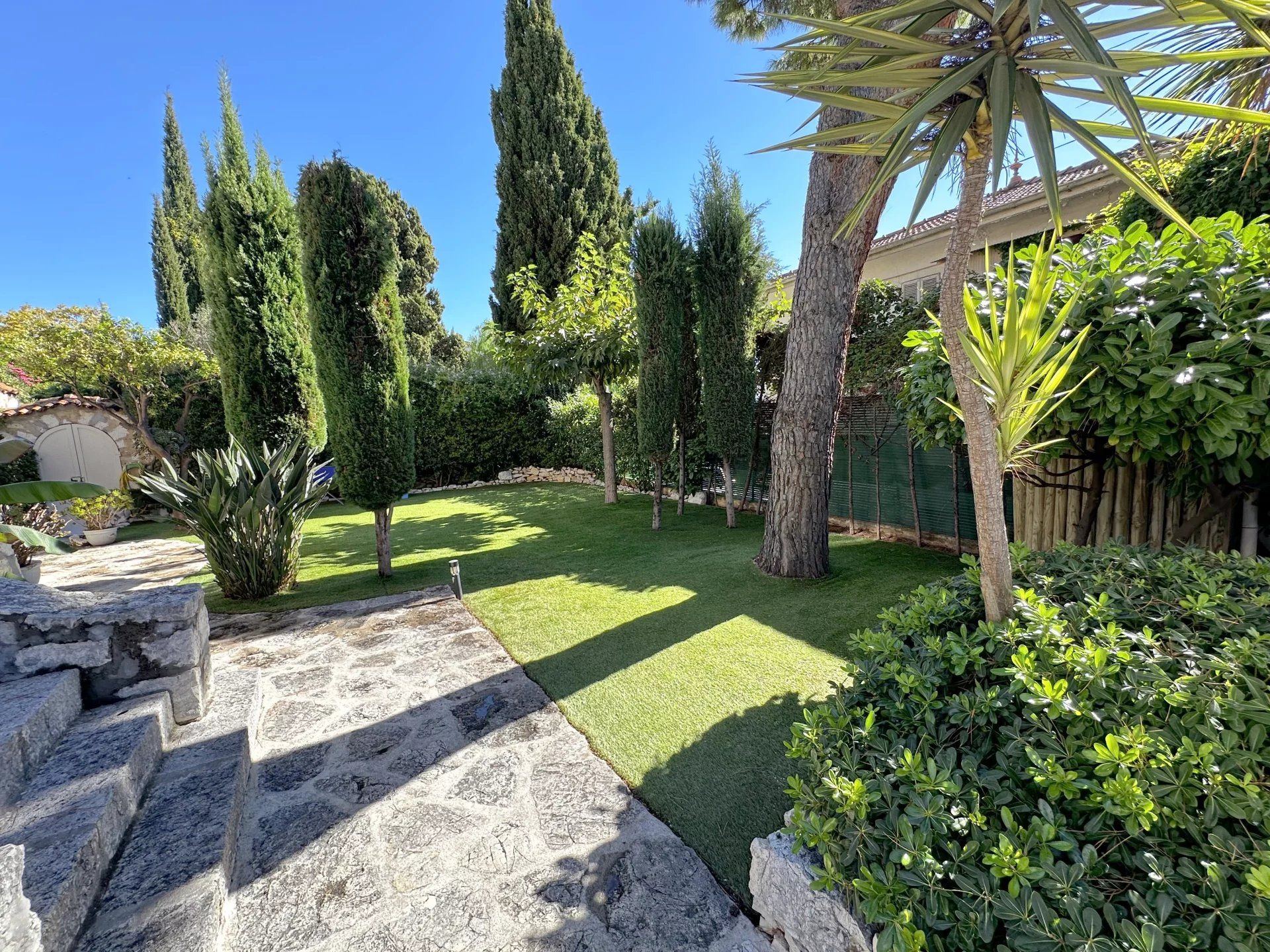 Inny w Sainte-Helene, Provence-Alpes-Cote d'Azur 12875506