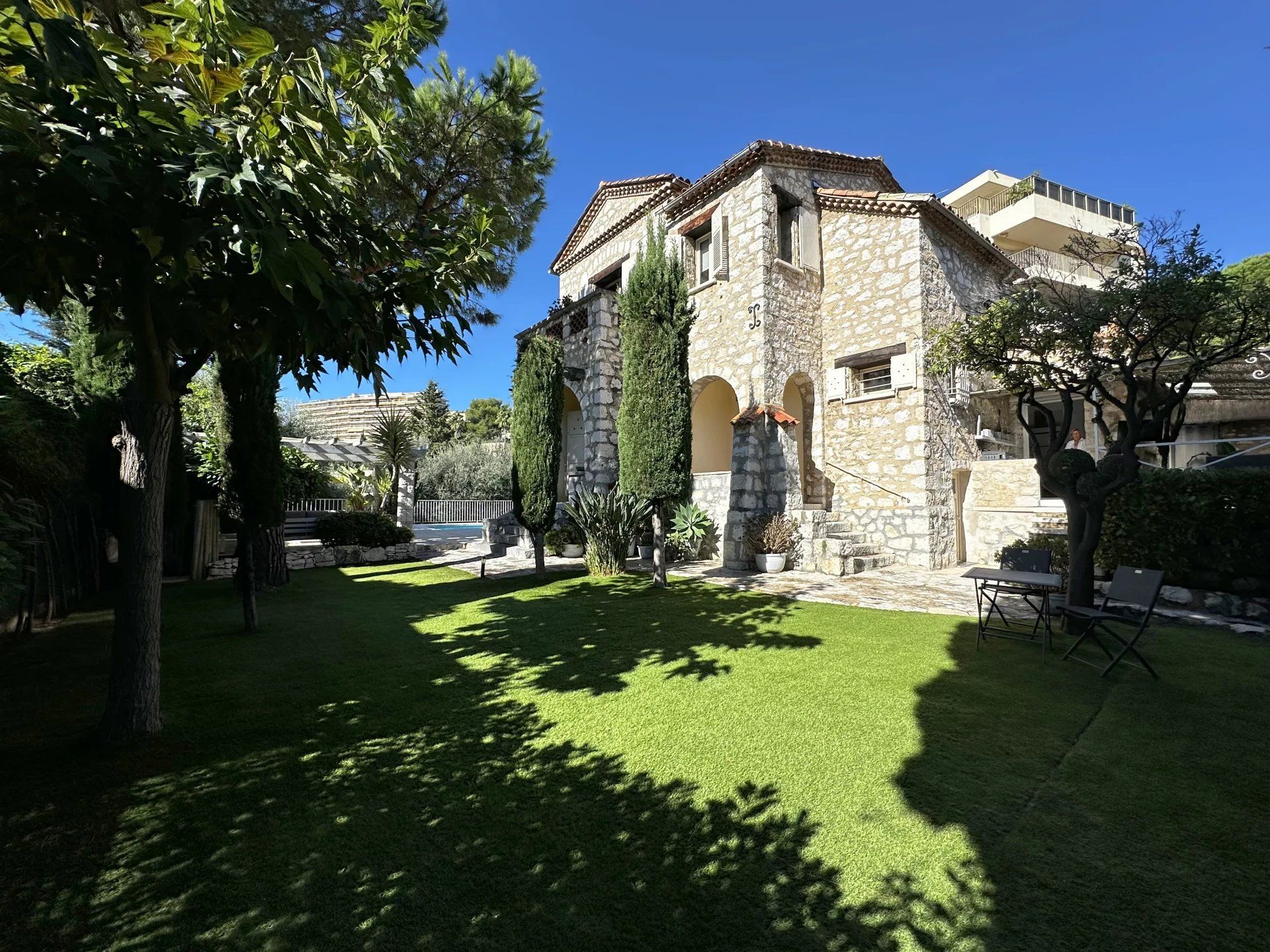 Inny w Sainte-Helene, Provence-Alpes-Cote d'Azur 12875506