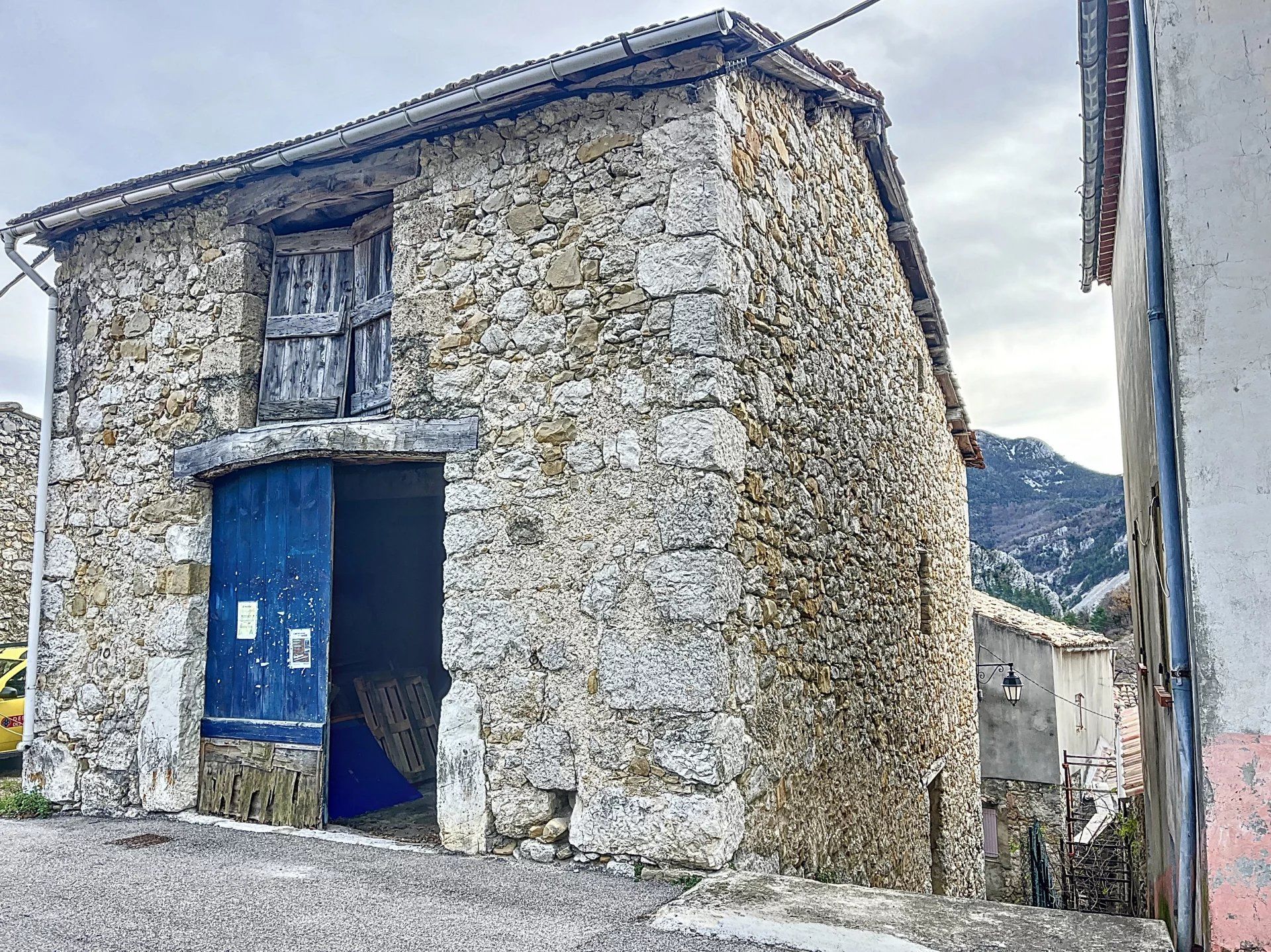 Hus i Brianconnet, Provence-Alpes-Cote d'Azur 12875540