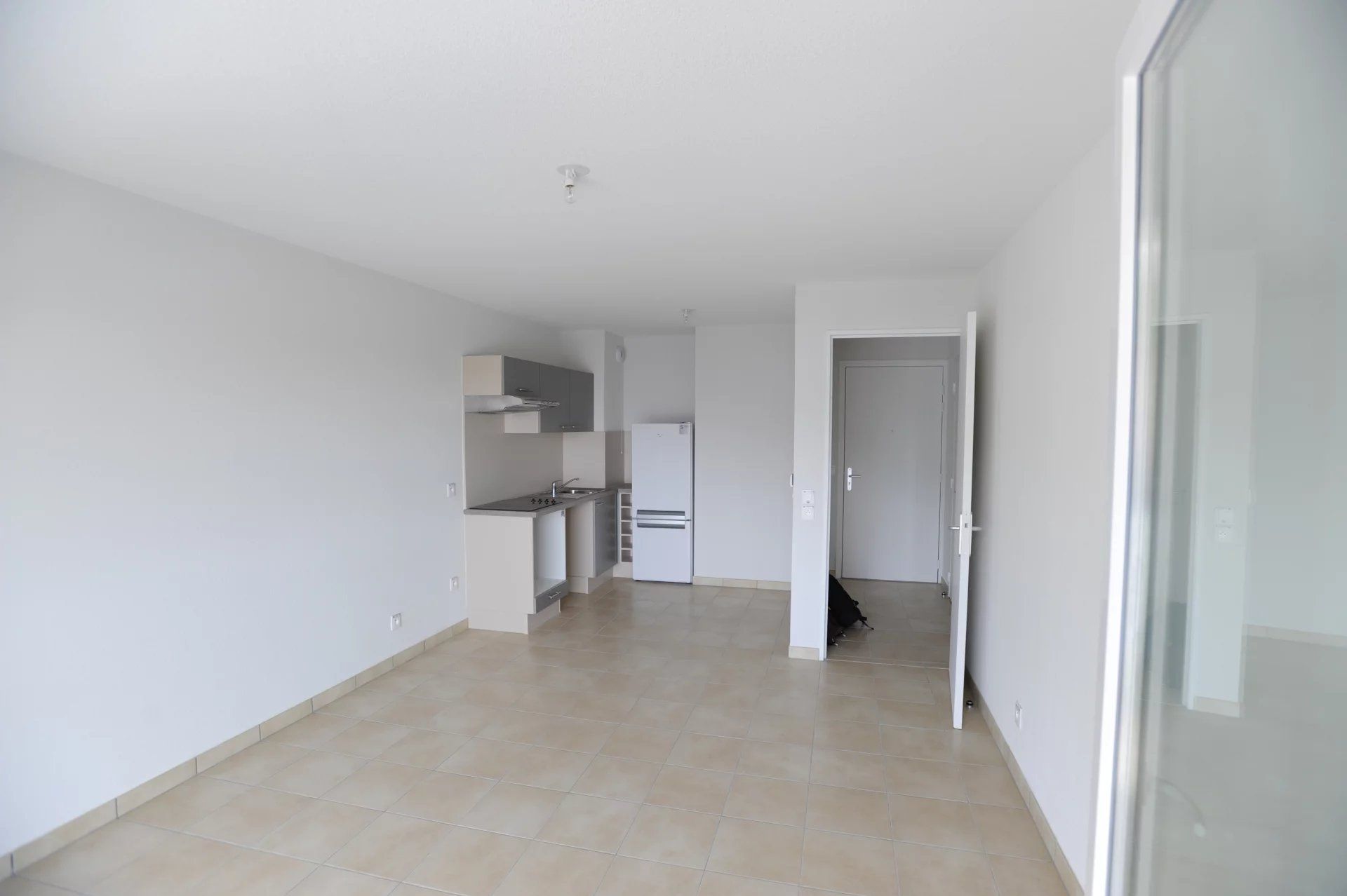 Condominio nel La Madeleine, Provence-Alpes-Cote d'Azur 12875545