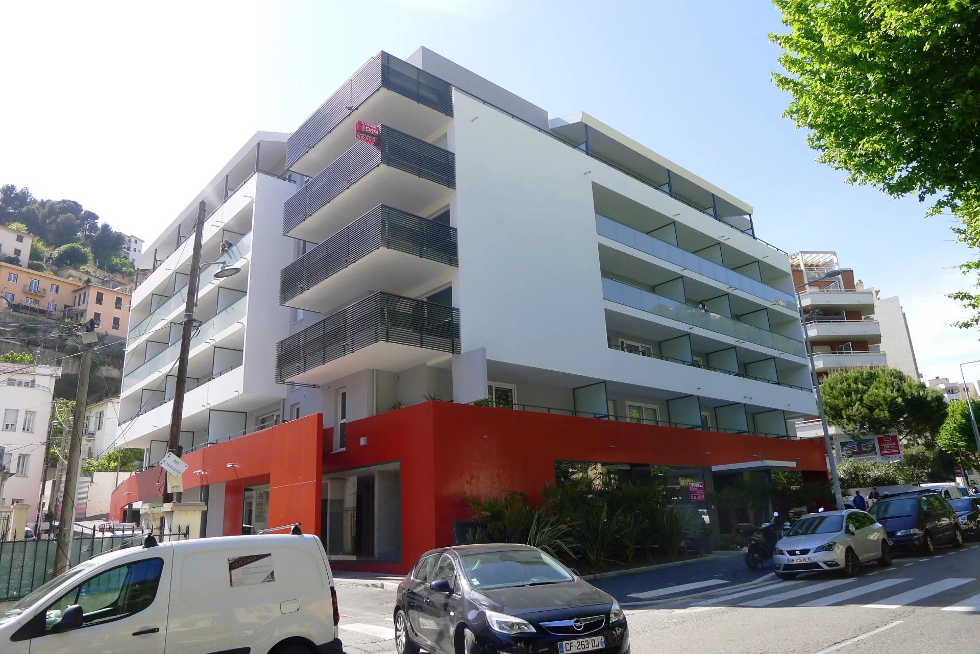 Condominio nel La Madeleine, Provence-Alpes-Cote d'Azur 12875545