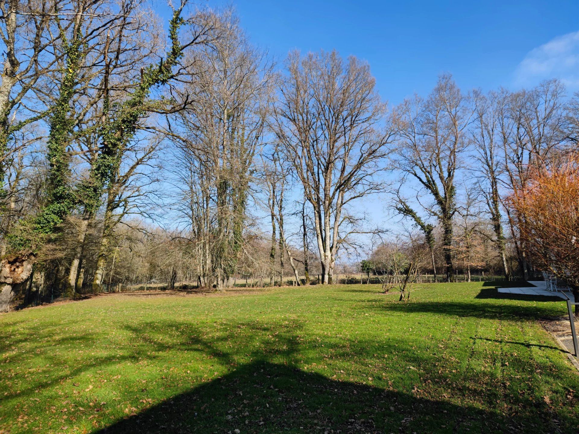 سكني في Fleury-sur-Loire, Nièvre 12875569