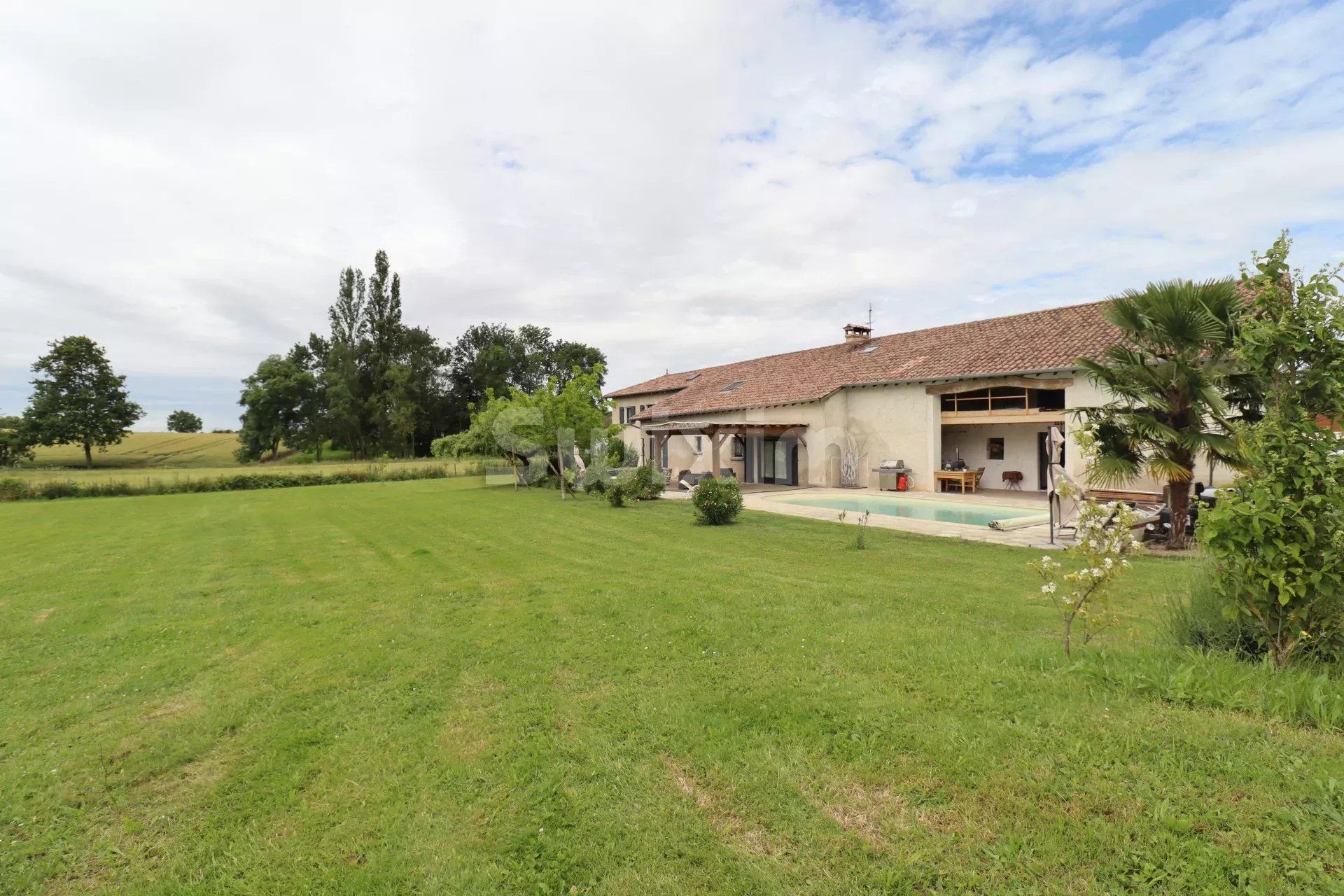 House in Villefranche-sur-Saone, Auvergne-Rhone-Alpes 12875609