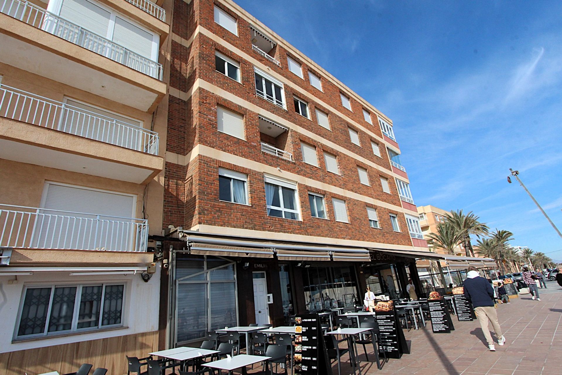 Condominium in Guardamar del Segura, Valencian Community 12875809